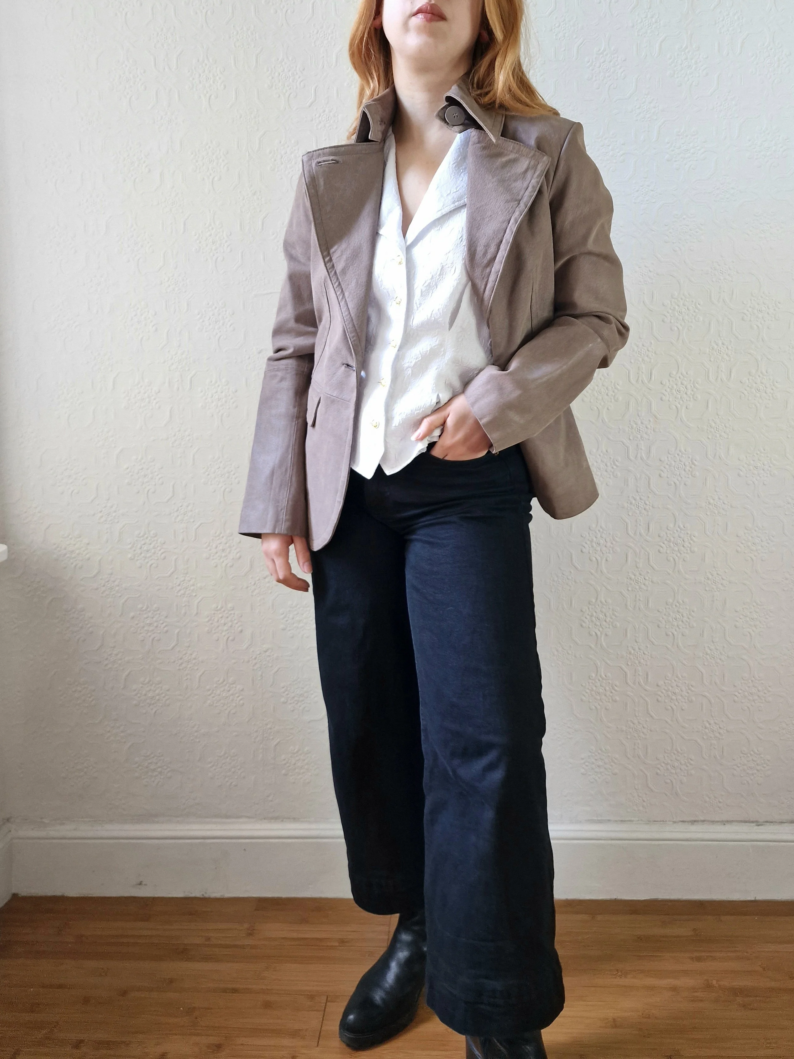 Vintage 90s Grey Taupe Genuine Suede Leather Jacket with Pointy Lapel - XS/S - Image 2