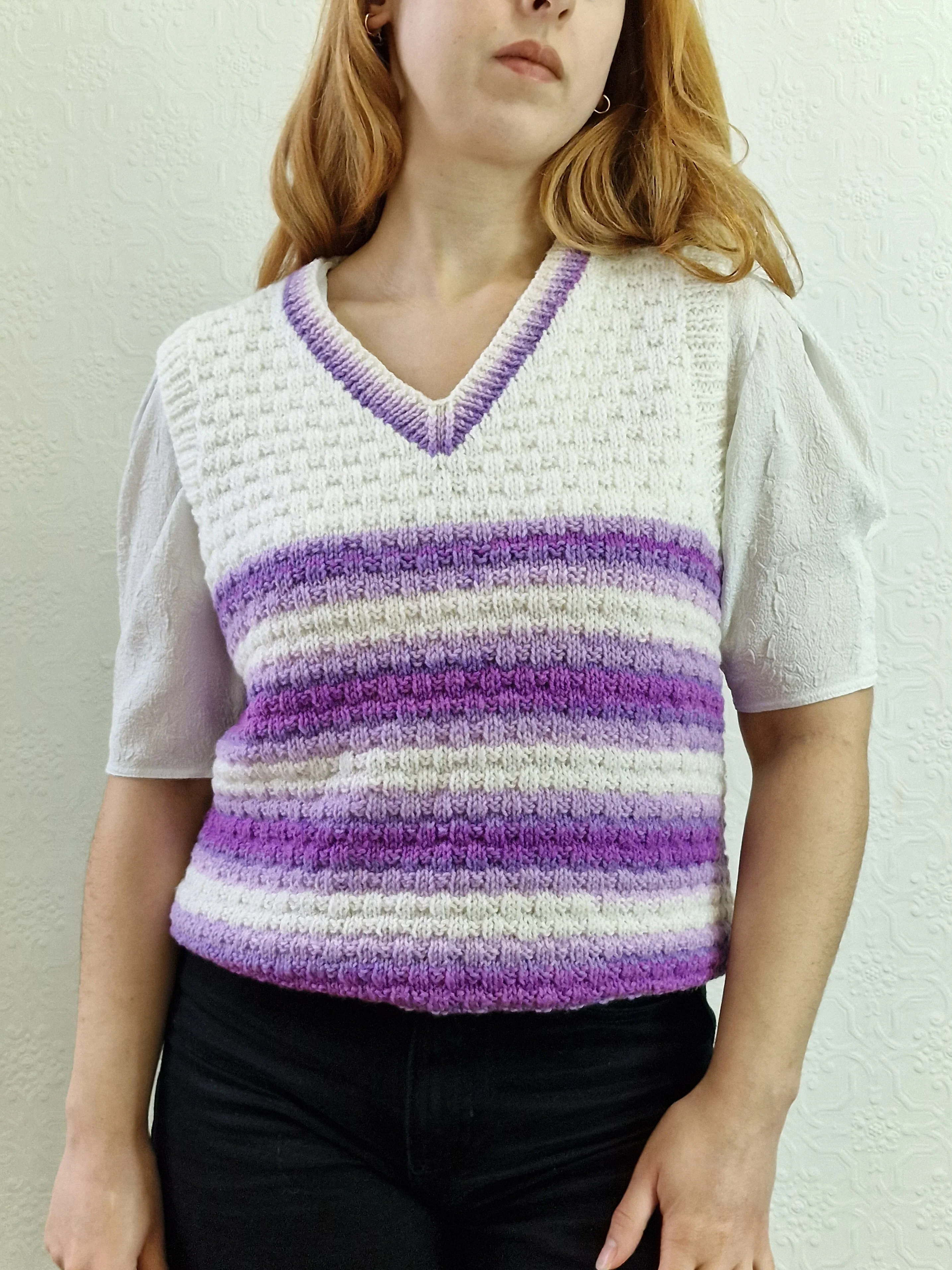 Vintage 80s Handknitted V-Neck White Vest with Purple Stripes - M/L - Image 2