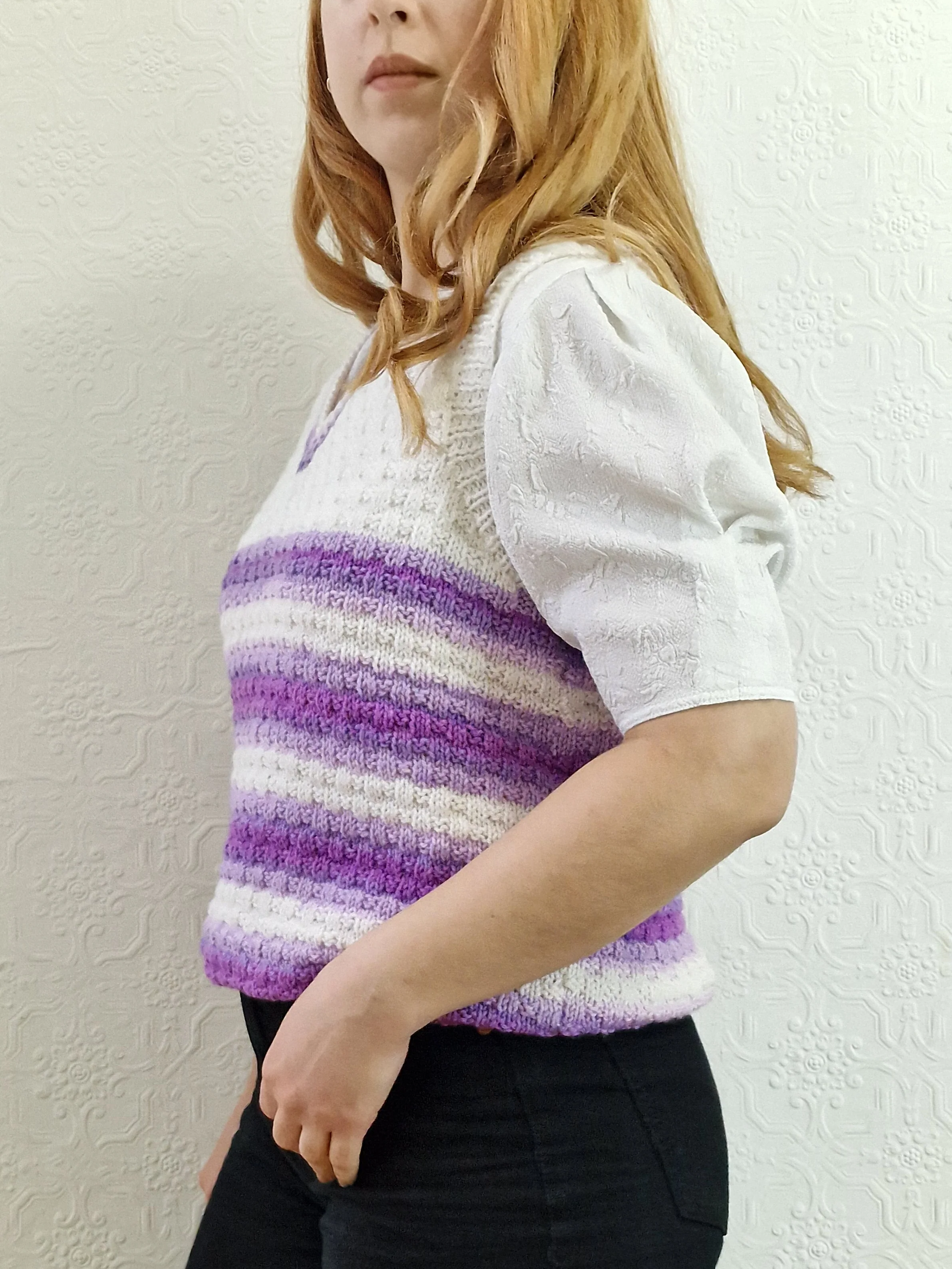 Vintage 80s Handknitted V-Neck White Vest with Purple Stripes - M/L - Image 3