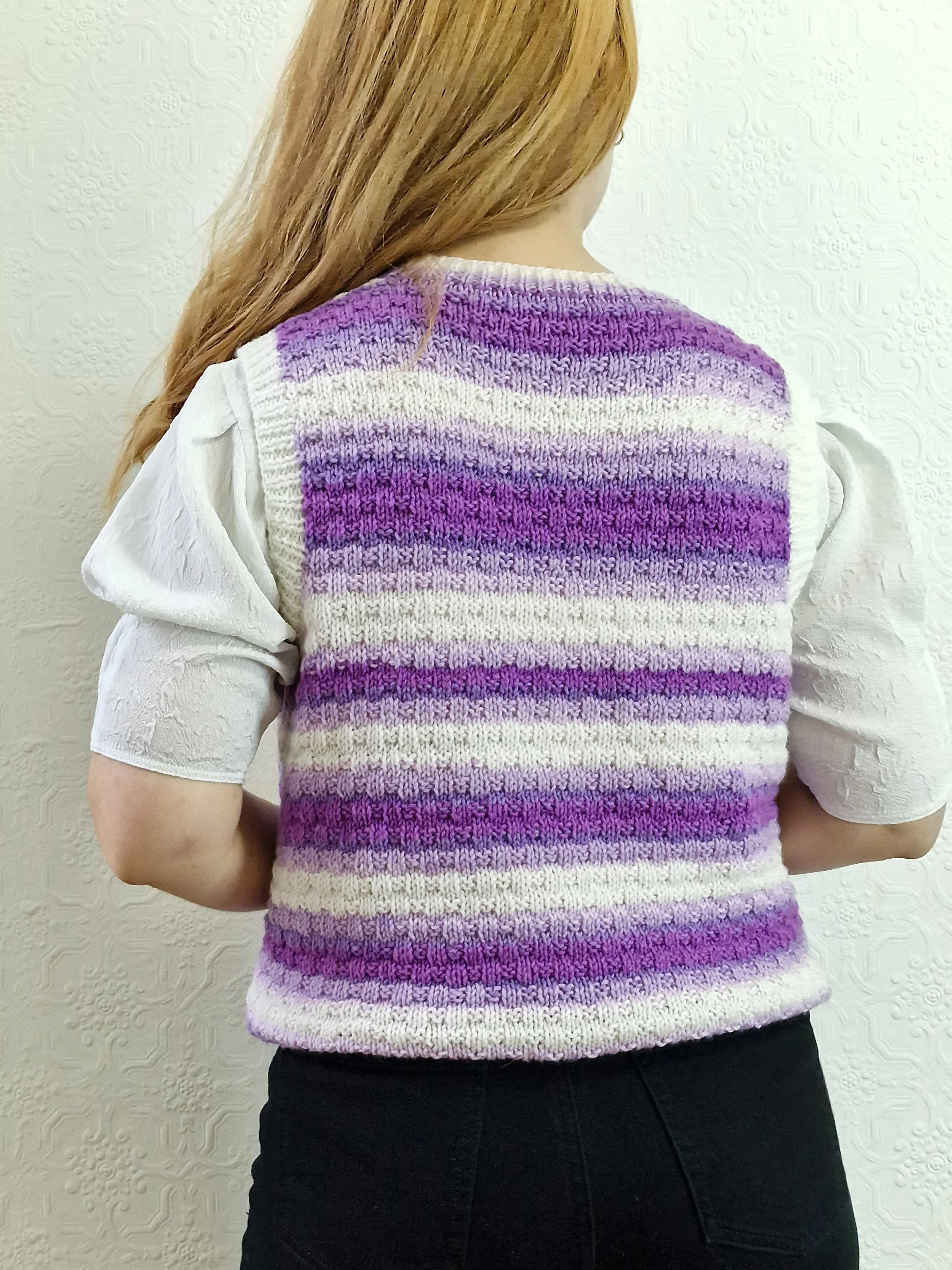 Vintage 80s Handknitted V-Neck White Vest with Purple Stripes - M/L - Image 7