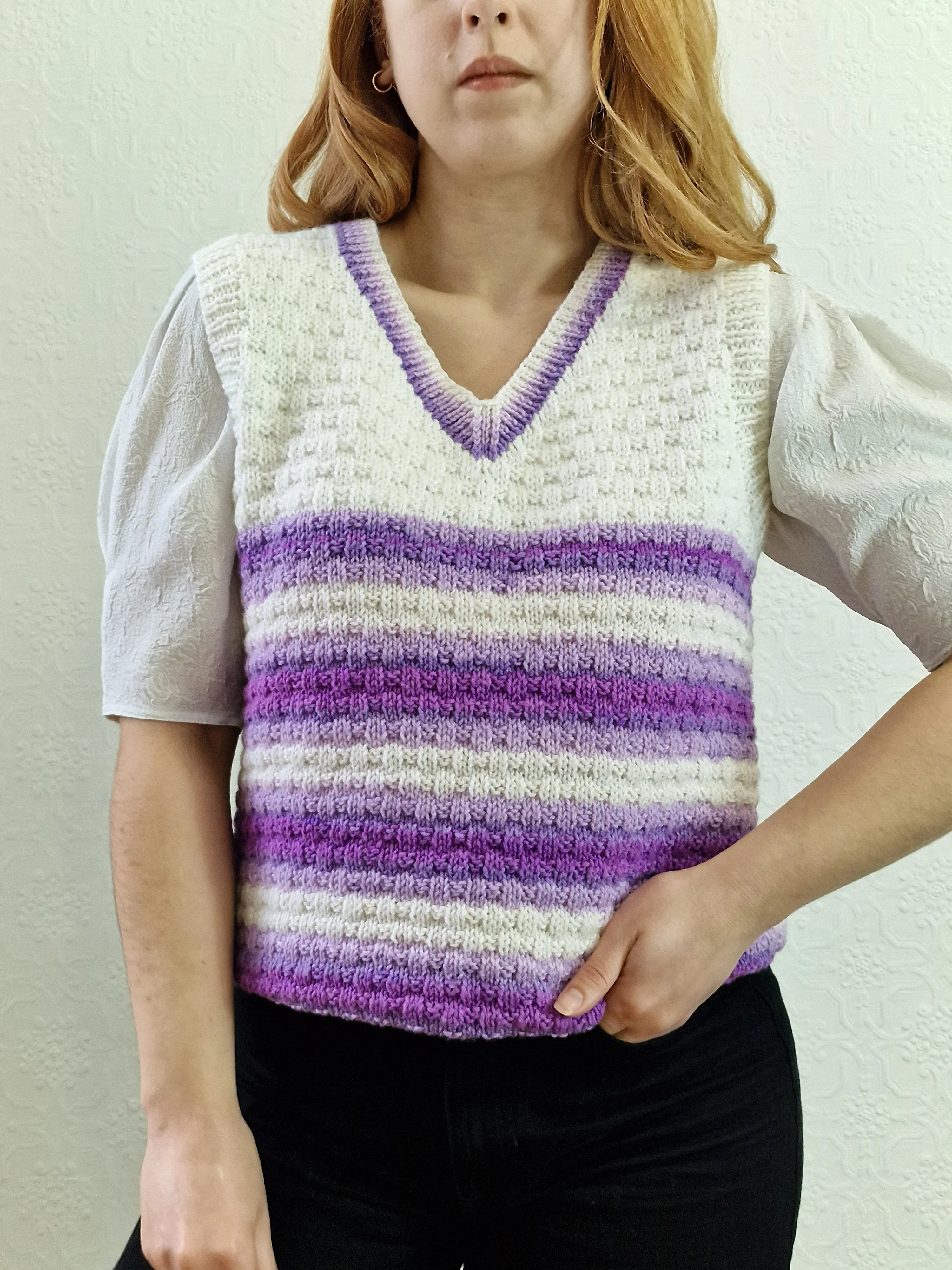 Vintage 80s Handknitted V-Neck White Vest with Purple Stripes - M/L - Image 8