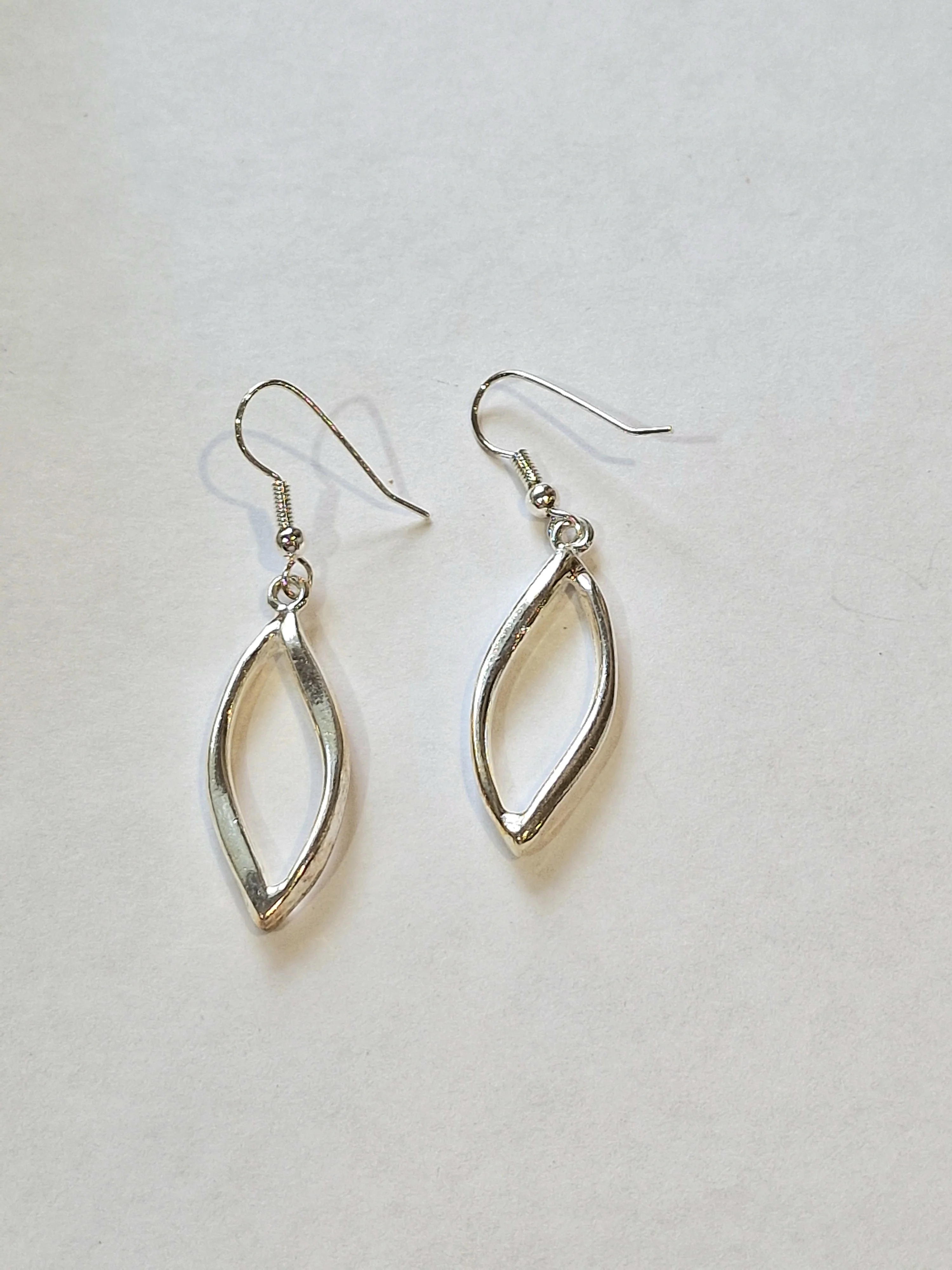 Vintage Silver Plated Organic Leaf Drop Earrings - Image 3