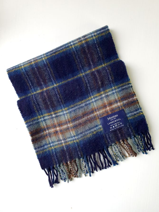Johnstons of Elgin Lambswool Scarf - Image 2