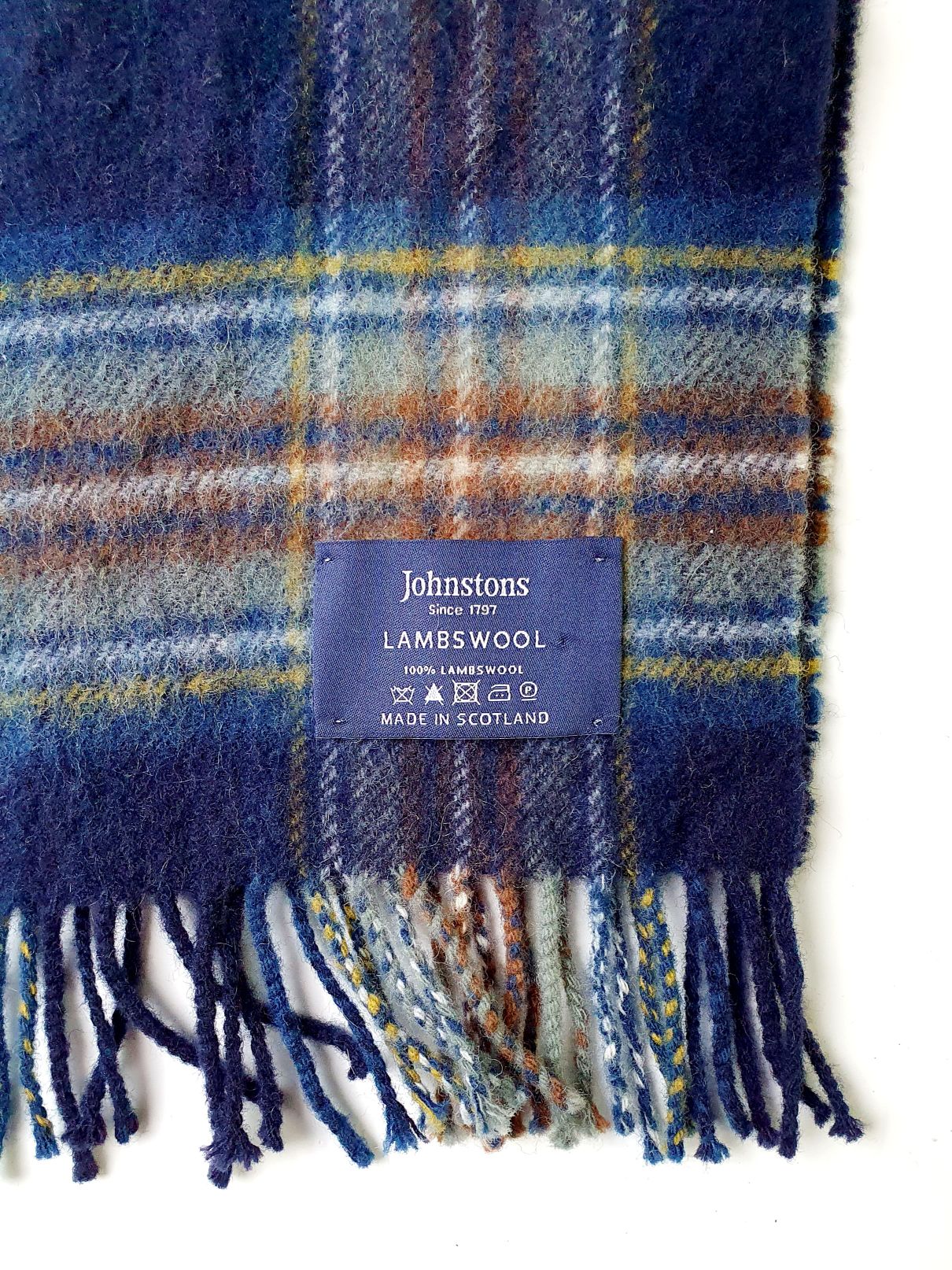 Johnstons of Elgin Lambswool Scarf - Image 4