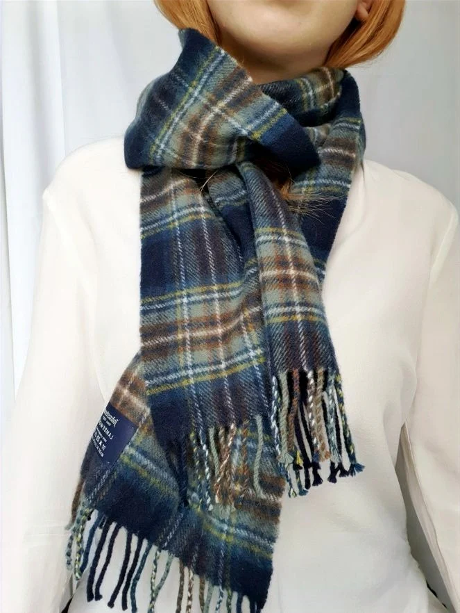 Johnstons of Elgin Lambswool Scarf - Image 6