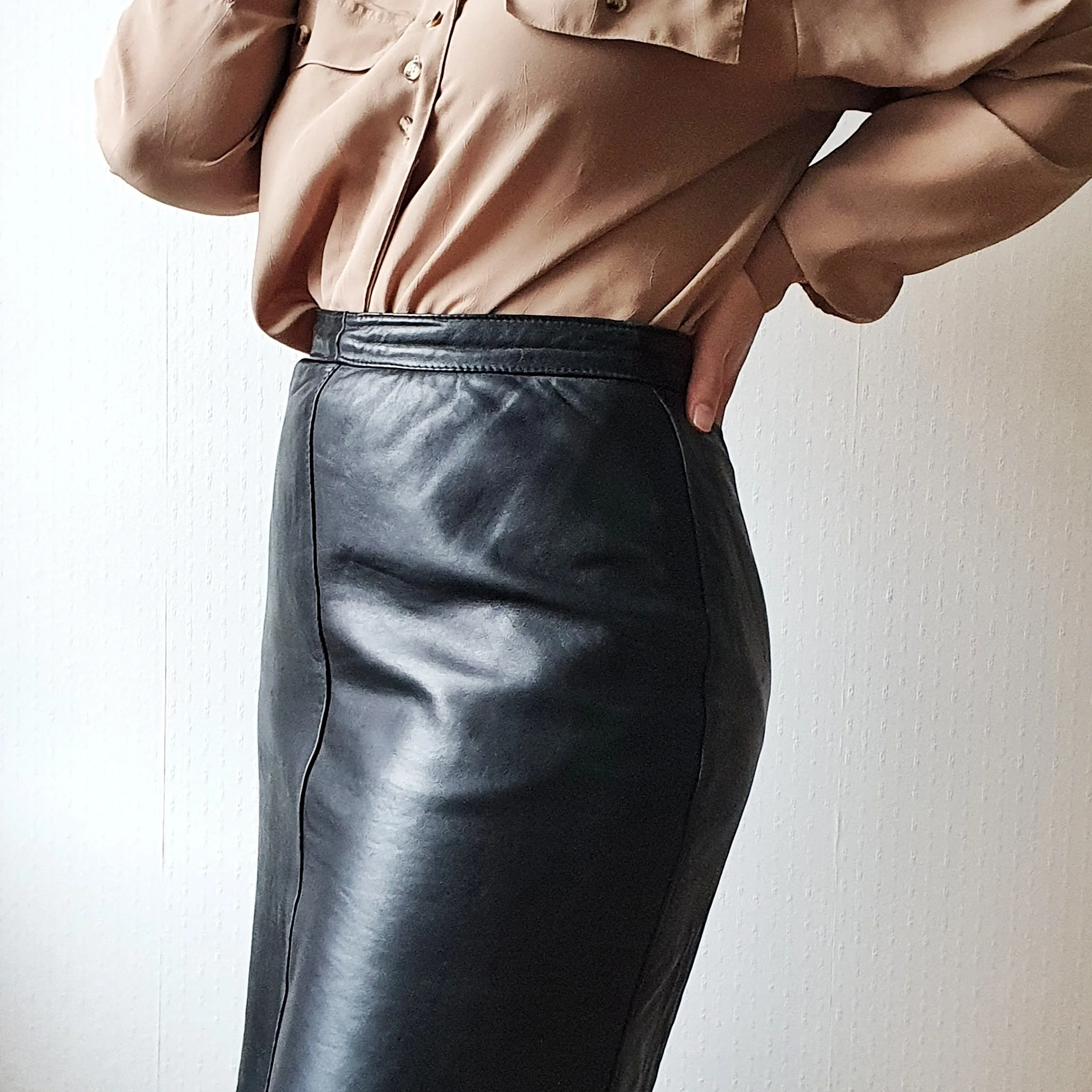 Leather Pencil Skirt - L - Image 3