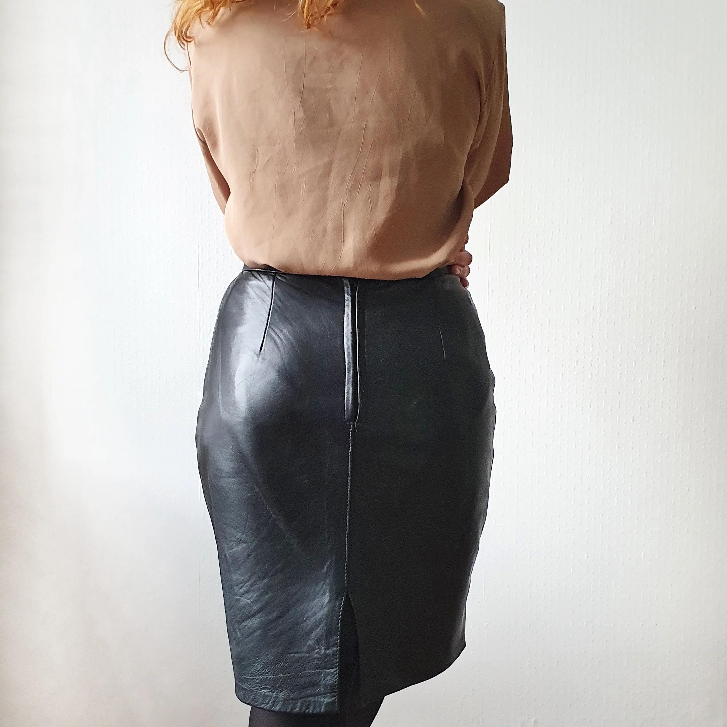 Leather Pencil Skirt - L - Image 5