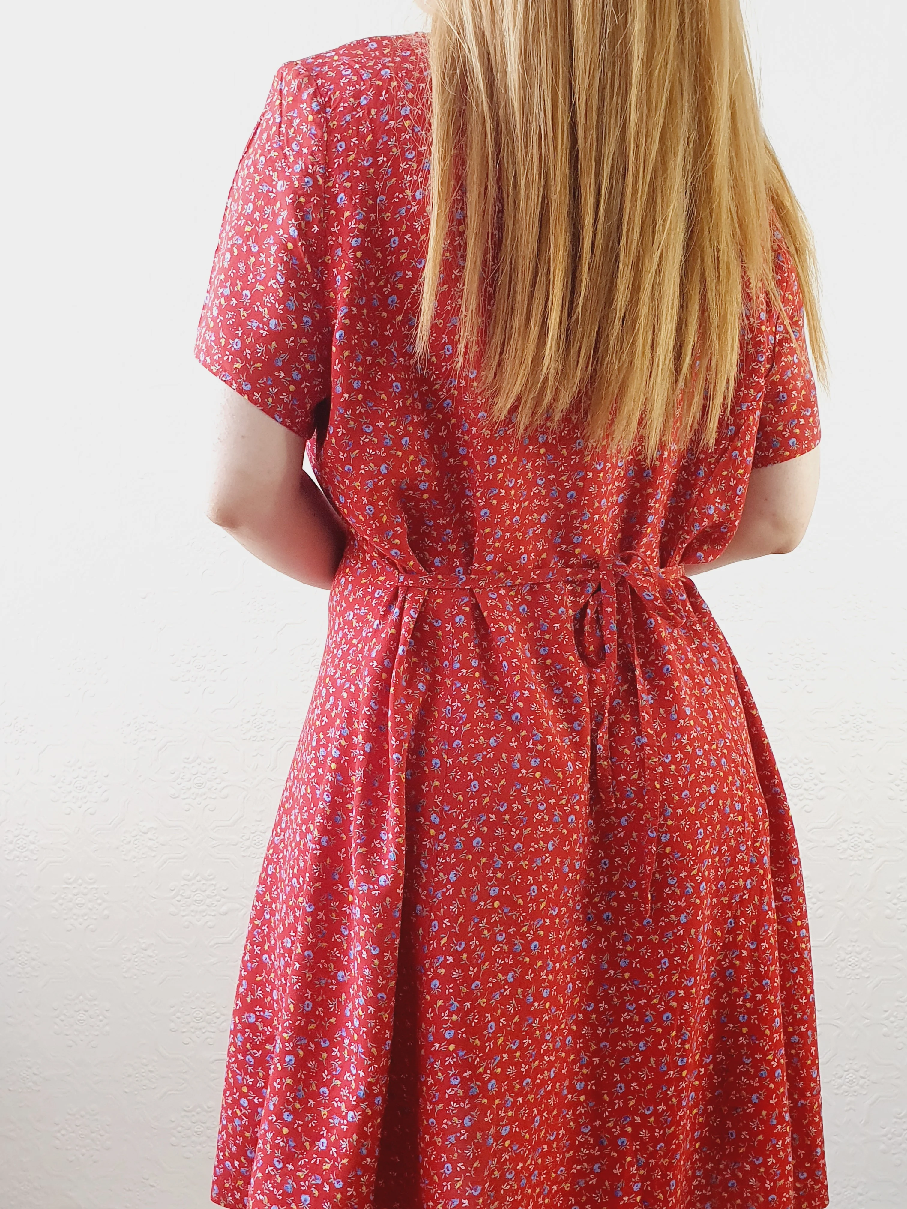 Red Ditsy Floral Dress - L - Image 6