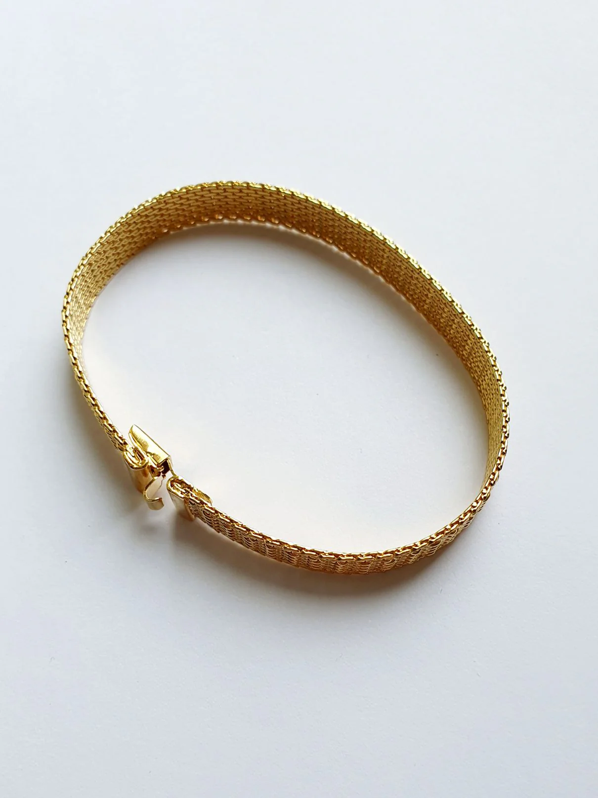 Thin Vintage Gold Plated Flat Mesh Bracelet - Image 3
