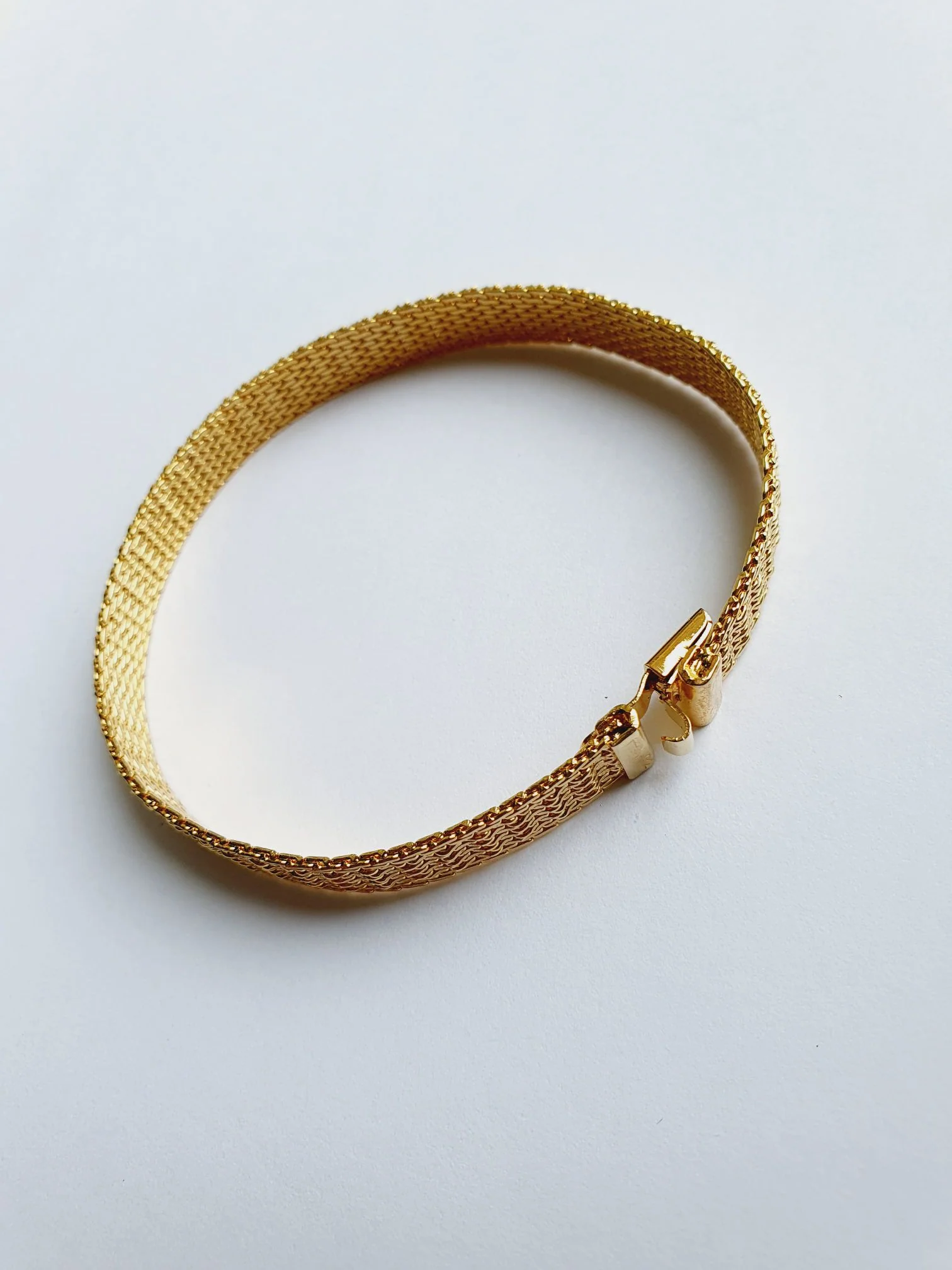 Thin Vintage Gold Plated Flat Mesh Bracelet - Image 4