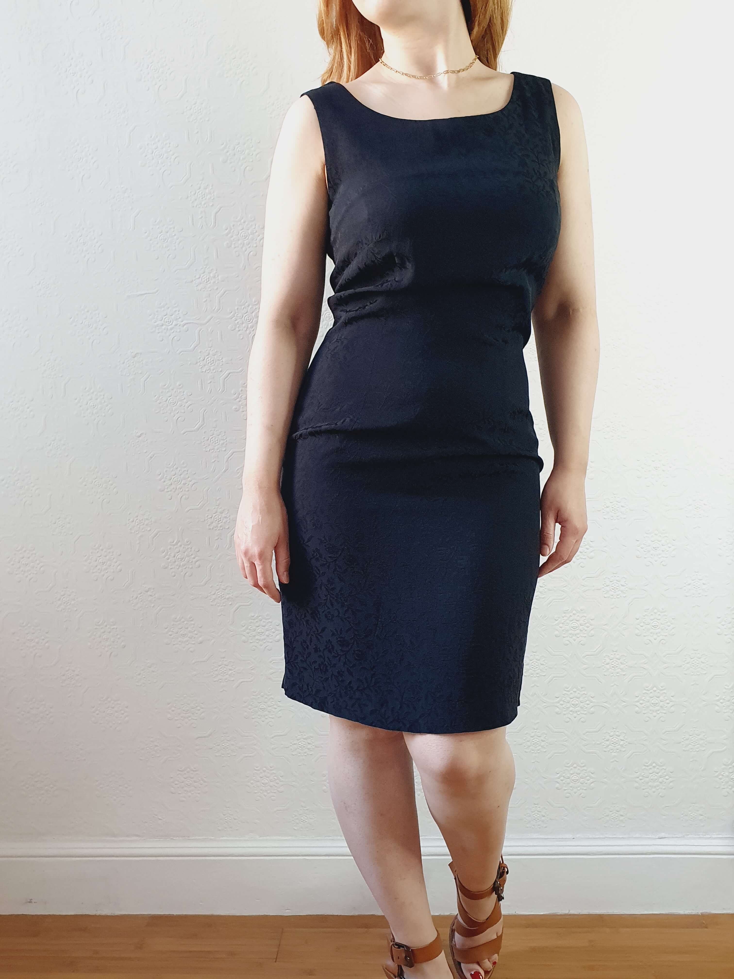 Vintage 100% Silk Sleeveless Little Black Dress - XS/S - Image 2