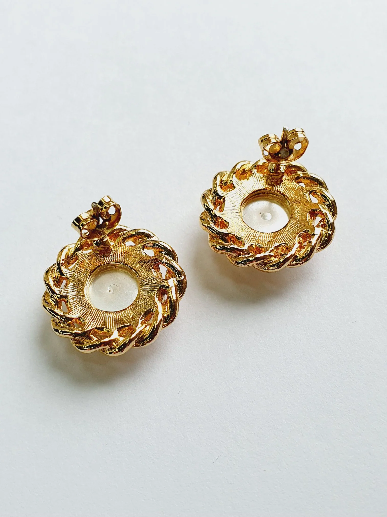 Vintage 1980s Gold Plated Pearl Stud Earrings - Image 5