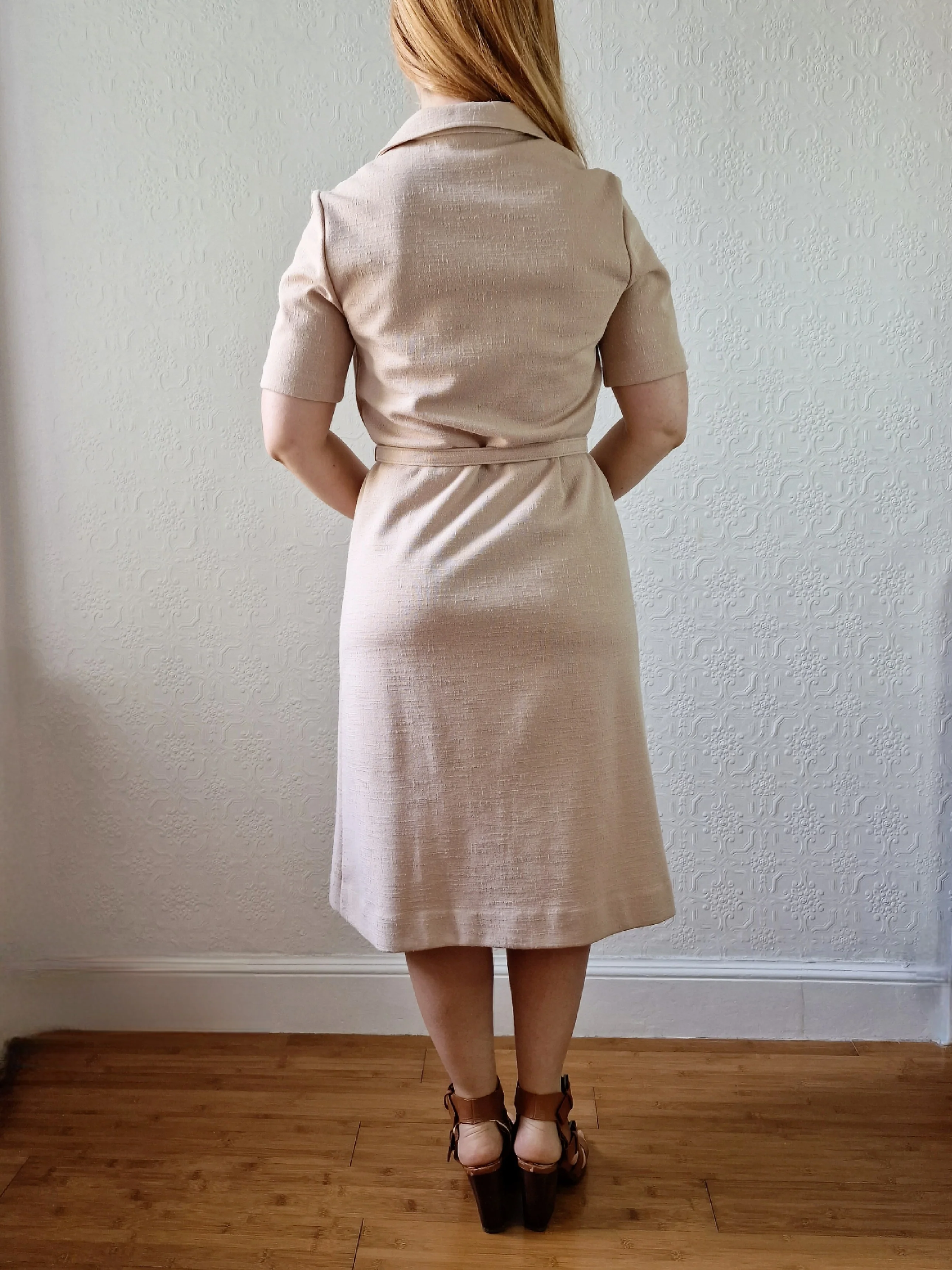 Vintage 70s Beige Short Sleeve Shirt Dress with Matching Belt - S - Image 4