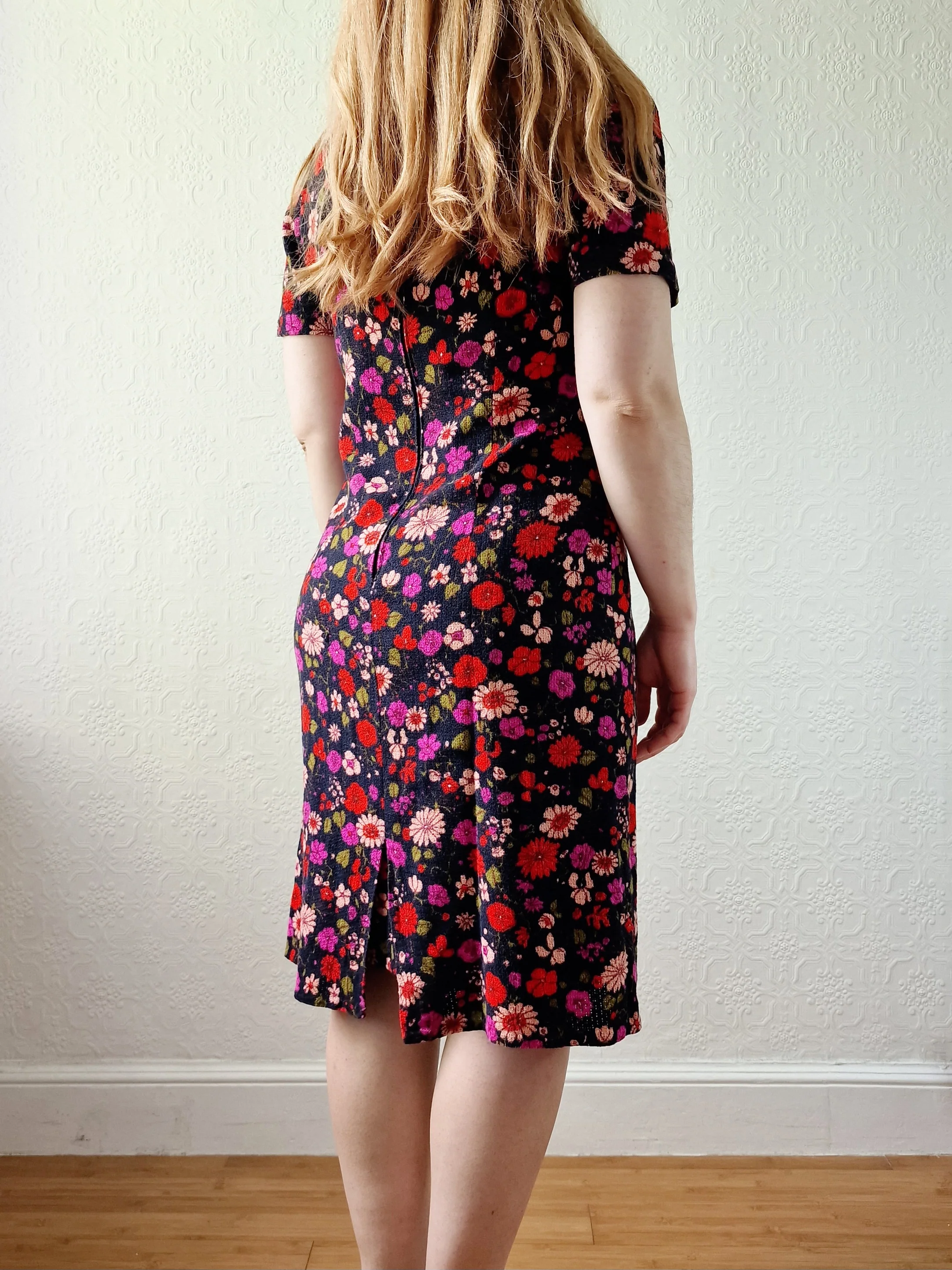 Vintage 70s Handmade Black Floral Short Sleeve Dress - S - Image 5
