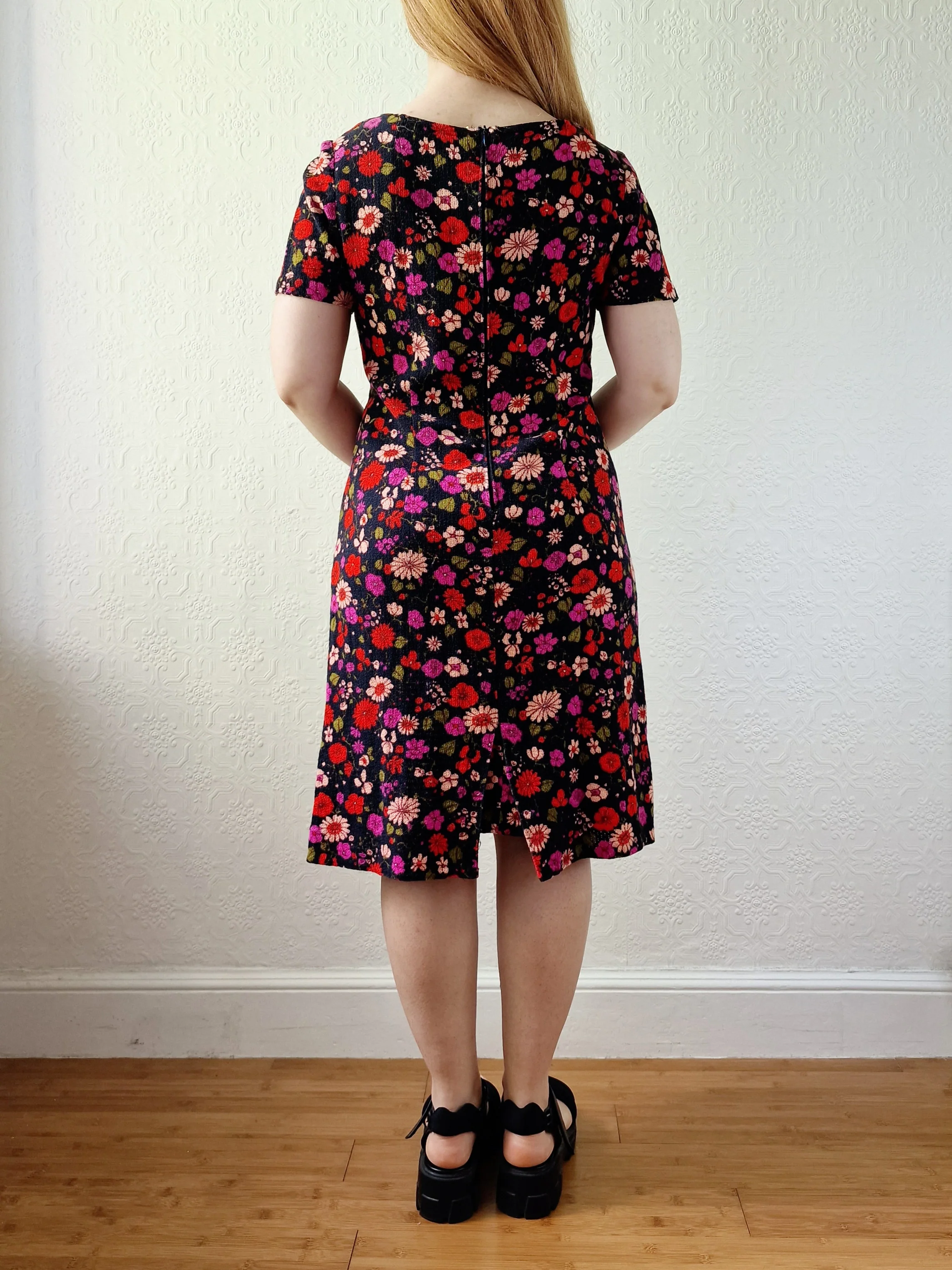 Vintage 70s Handmade Black Floral Short Sleeve Dress - S - Image 6