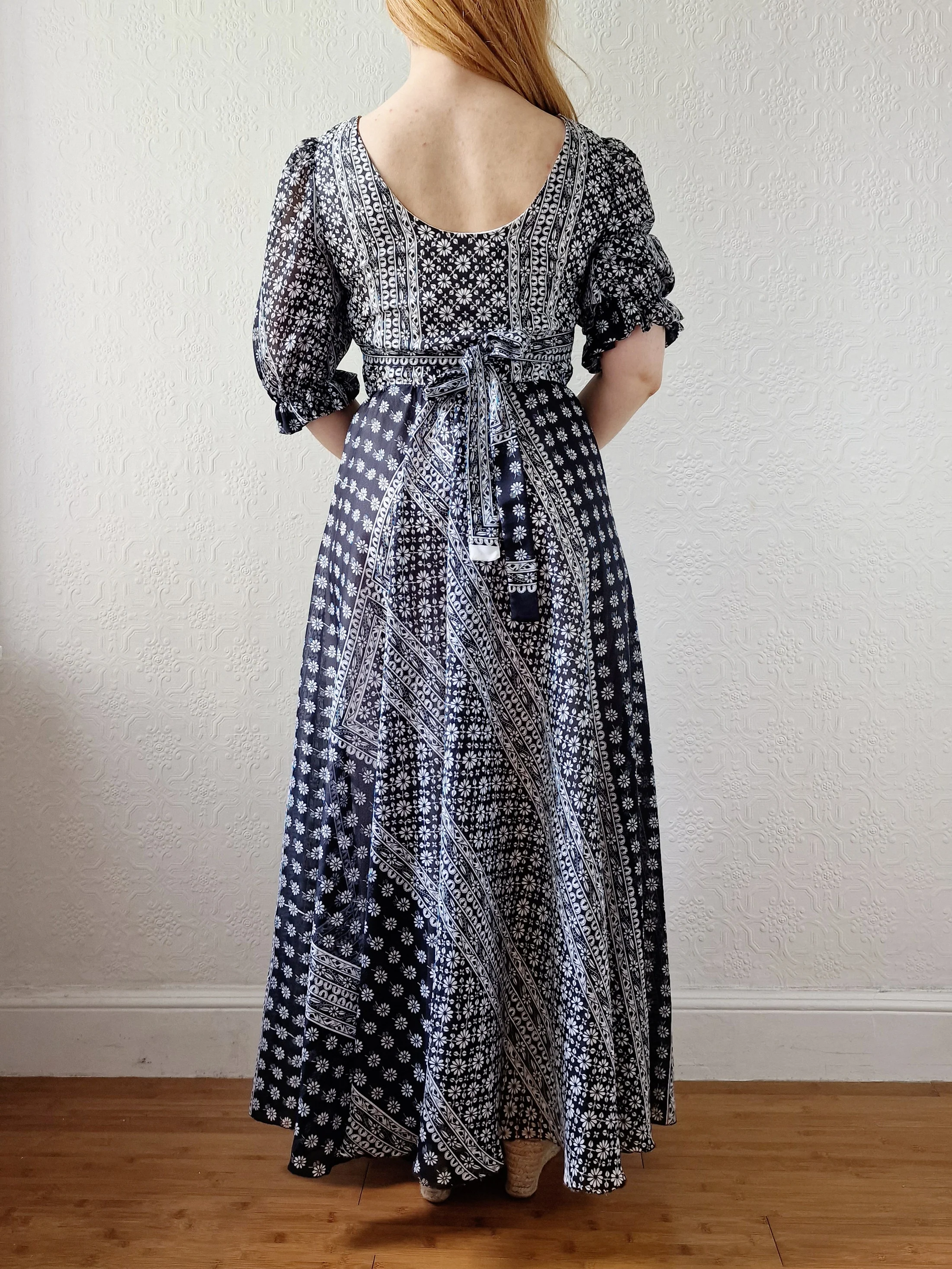 Vintage 70s Black & White Floral Prairie Style Maxi Dress with Puff Sleeves - S - Image 5