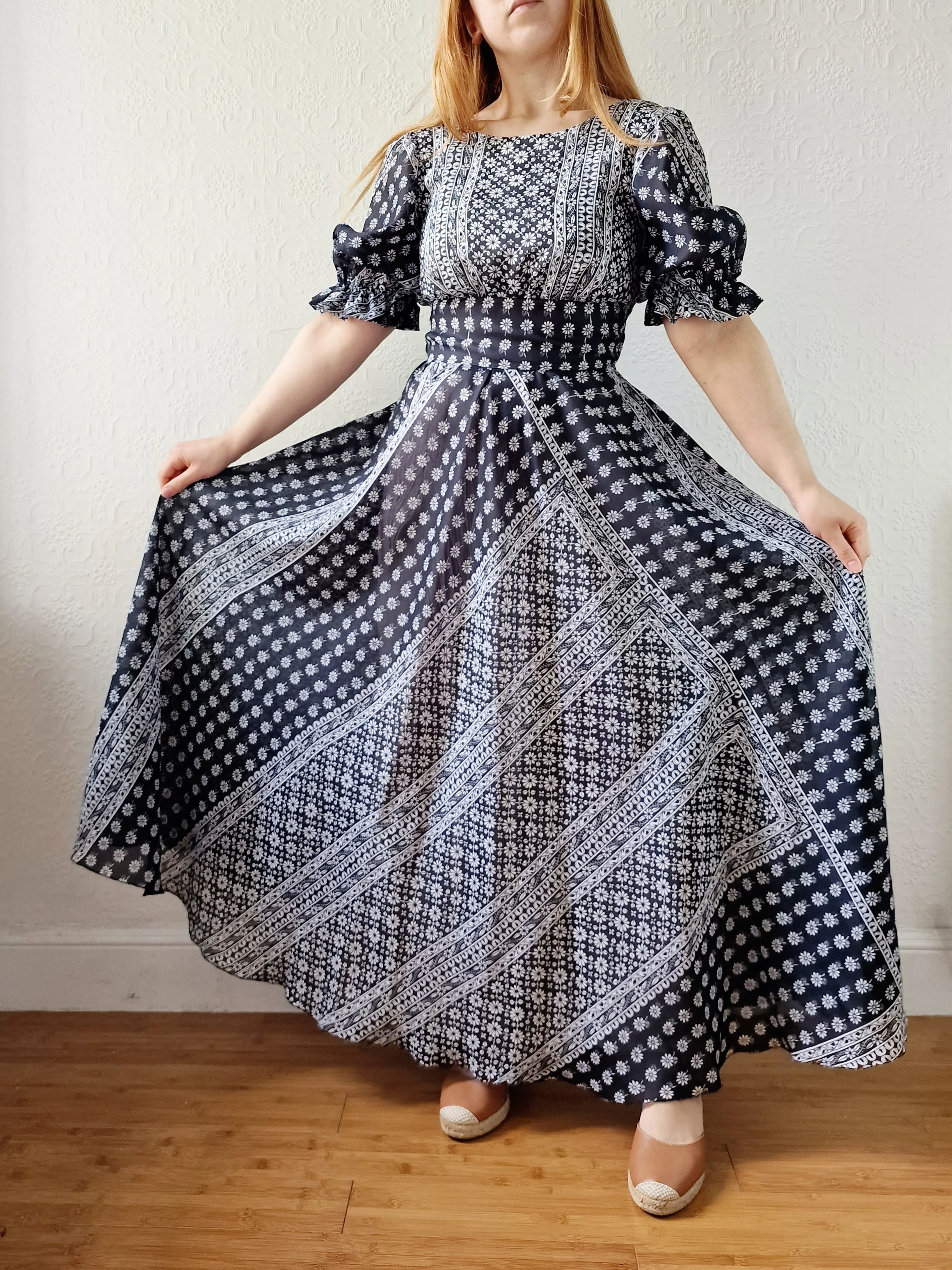 Vintage 70s Black & White Floral Prairie Style Maxi Dress with Puff Sleeves - S - Image 8