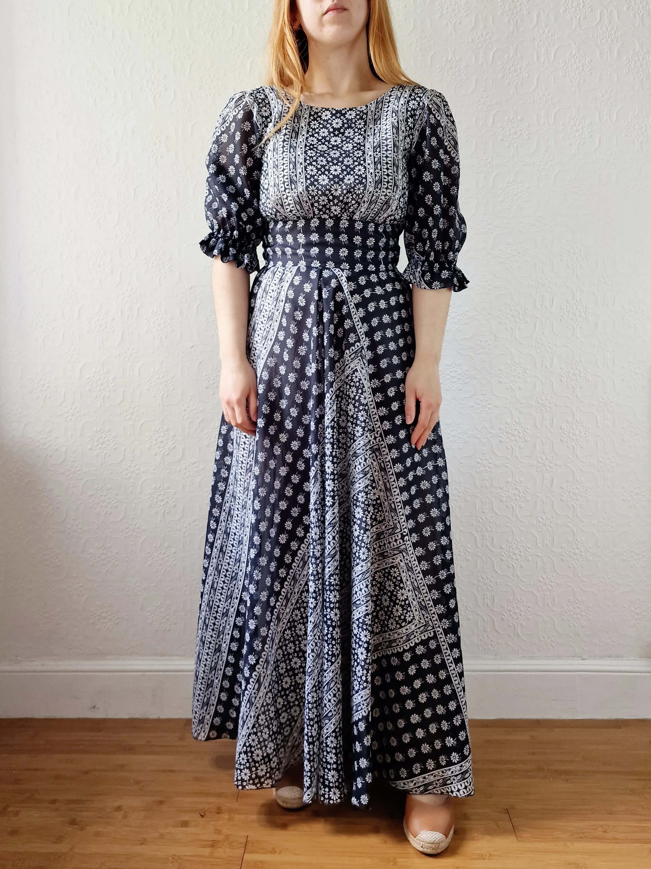 Vintage 70s Black & White Floral Prairie Style Maxi Dress with Puff Sleeves - S - Image 9