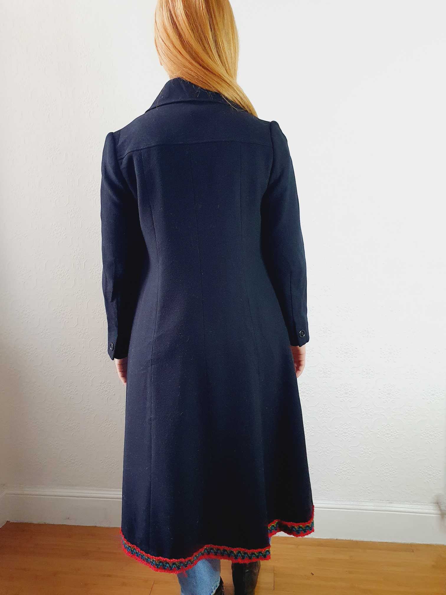 Vintage 70s Black Wool Coat with Embroidery Detail - XS - Image 9
