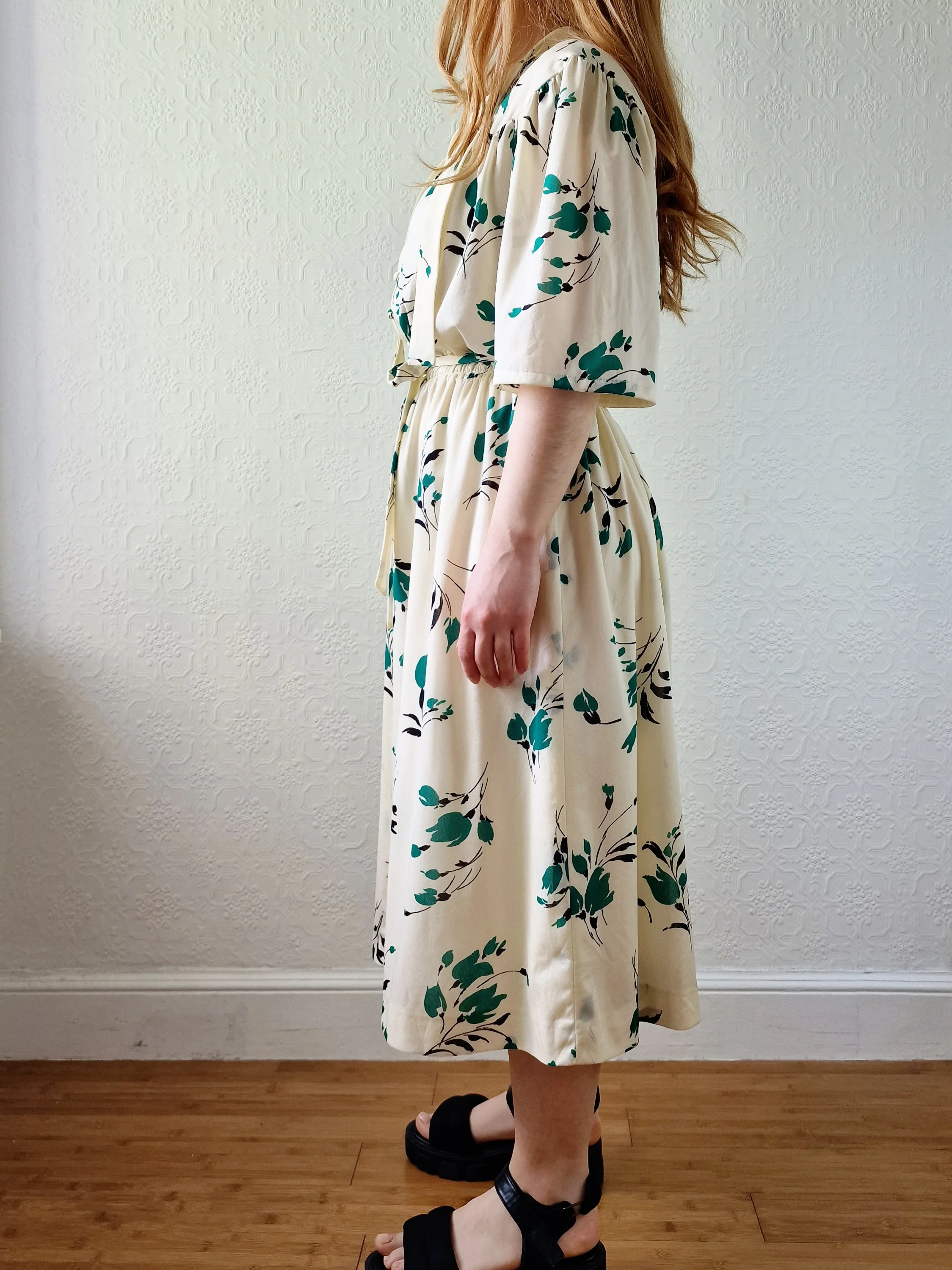Vintage 70s Cream Floral Midi Dress with Short Sleeves - M/L - Image 3
