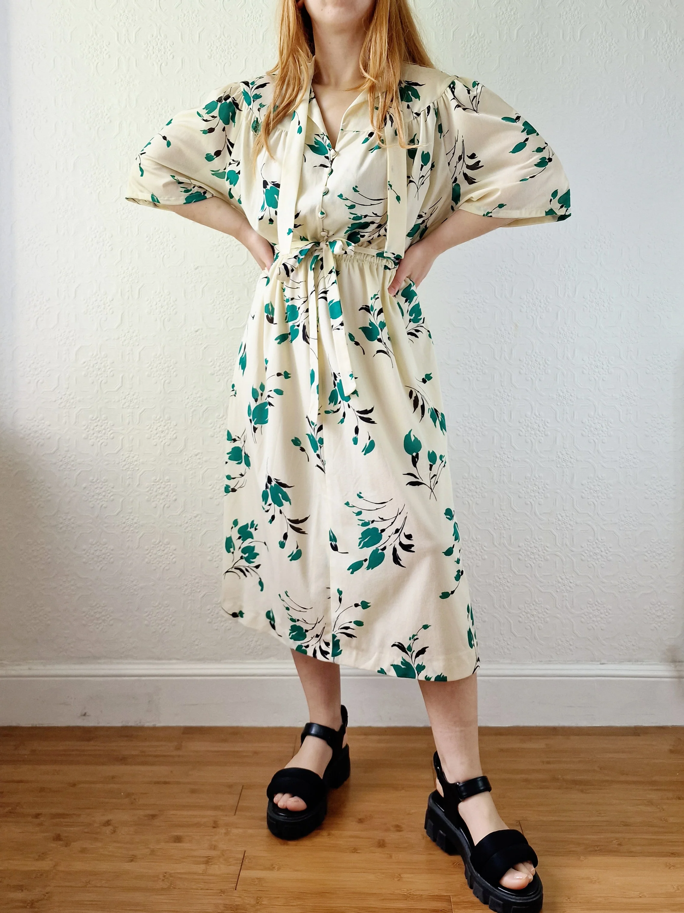 Vintage 70s Cream Floral Midi Dress with Short Sleeves - M/L - Image 7
