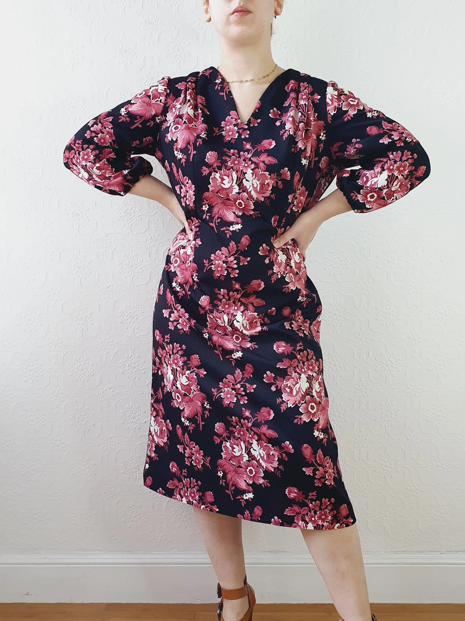 Vintage 70s Handmade Black Floral Shift Dress with Balloon Sleeves - M - Image 8