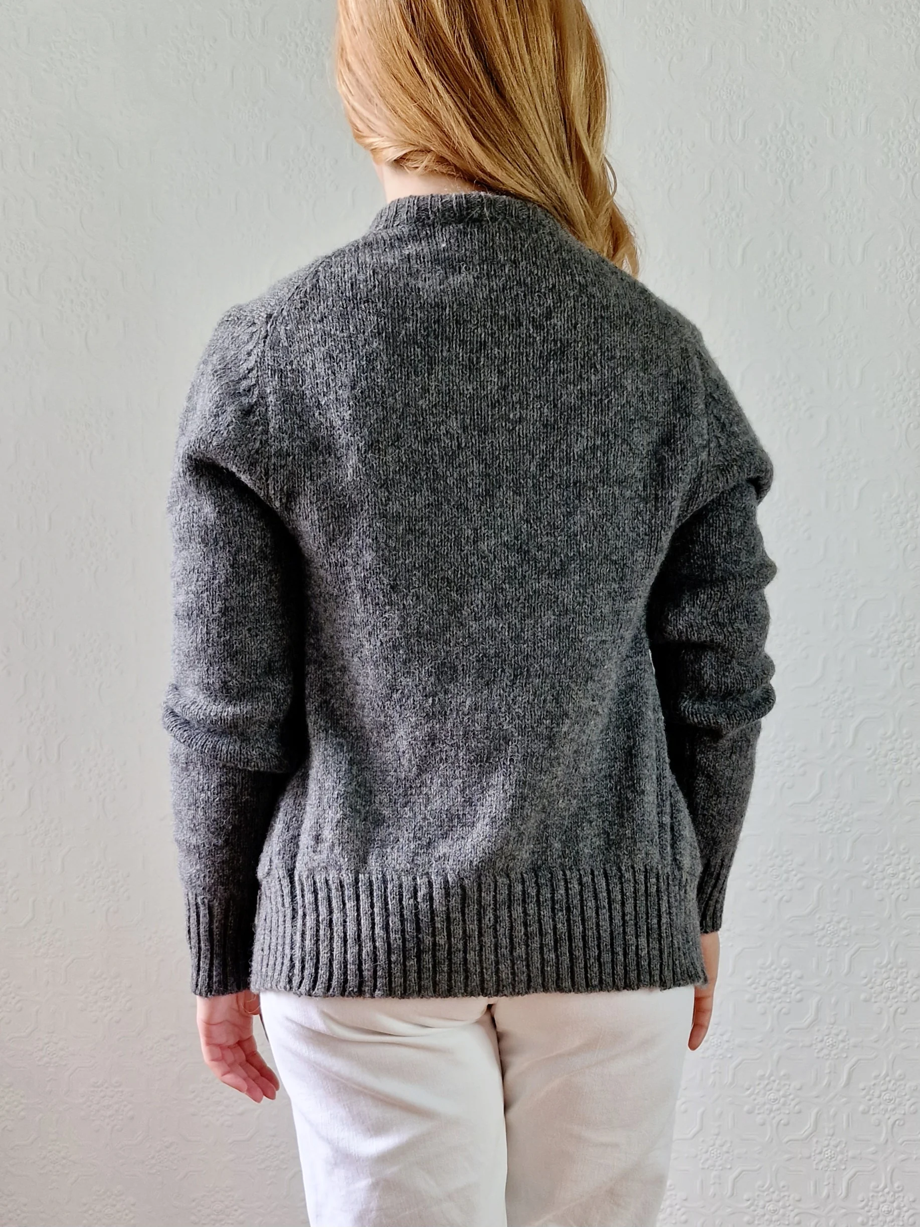 Vintage 70s Pure Wool Knitted Dark Grey V-Neck Cardigan - XS - Image 5