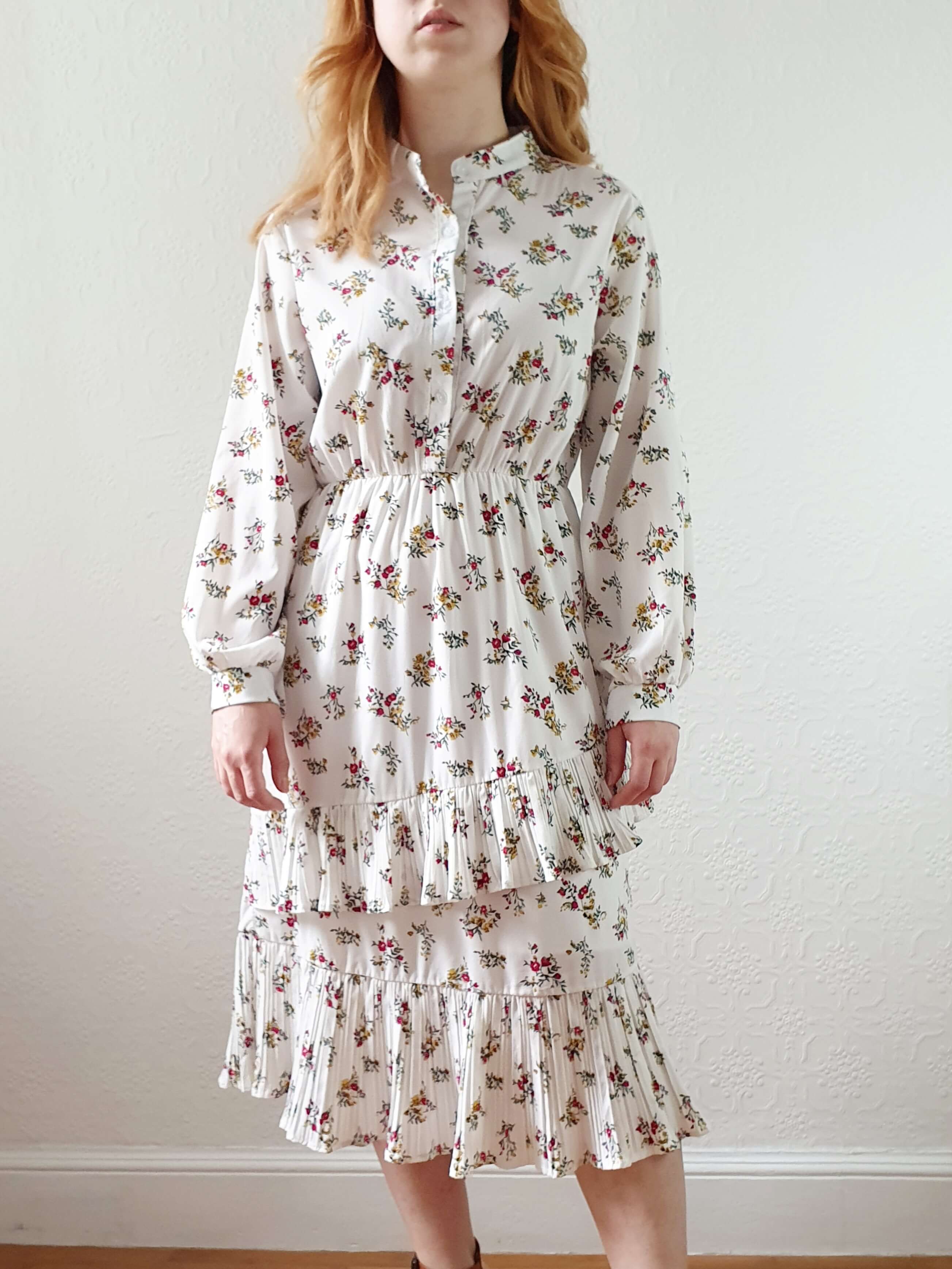 Vintage 70s White Floral Dress with Tiered Skirt - S - Image 15