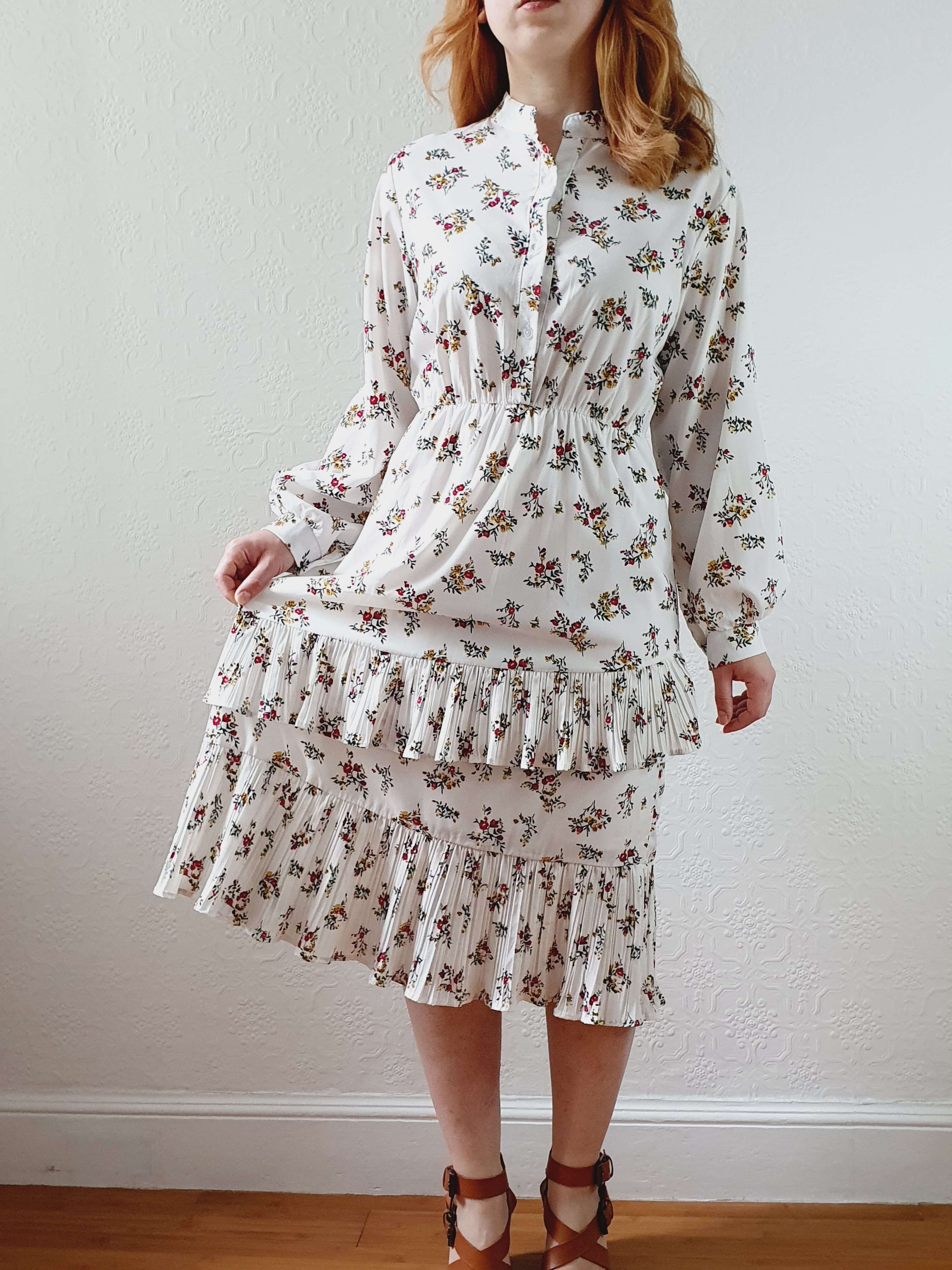 Vintage 70s White Floral Dress with Tiered Skirt - S - Image 5