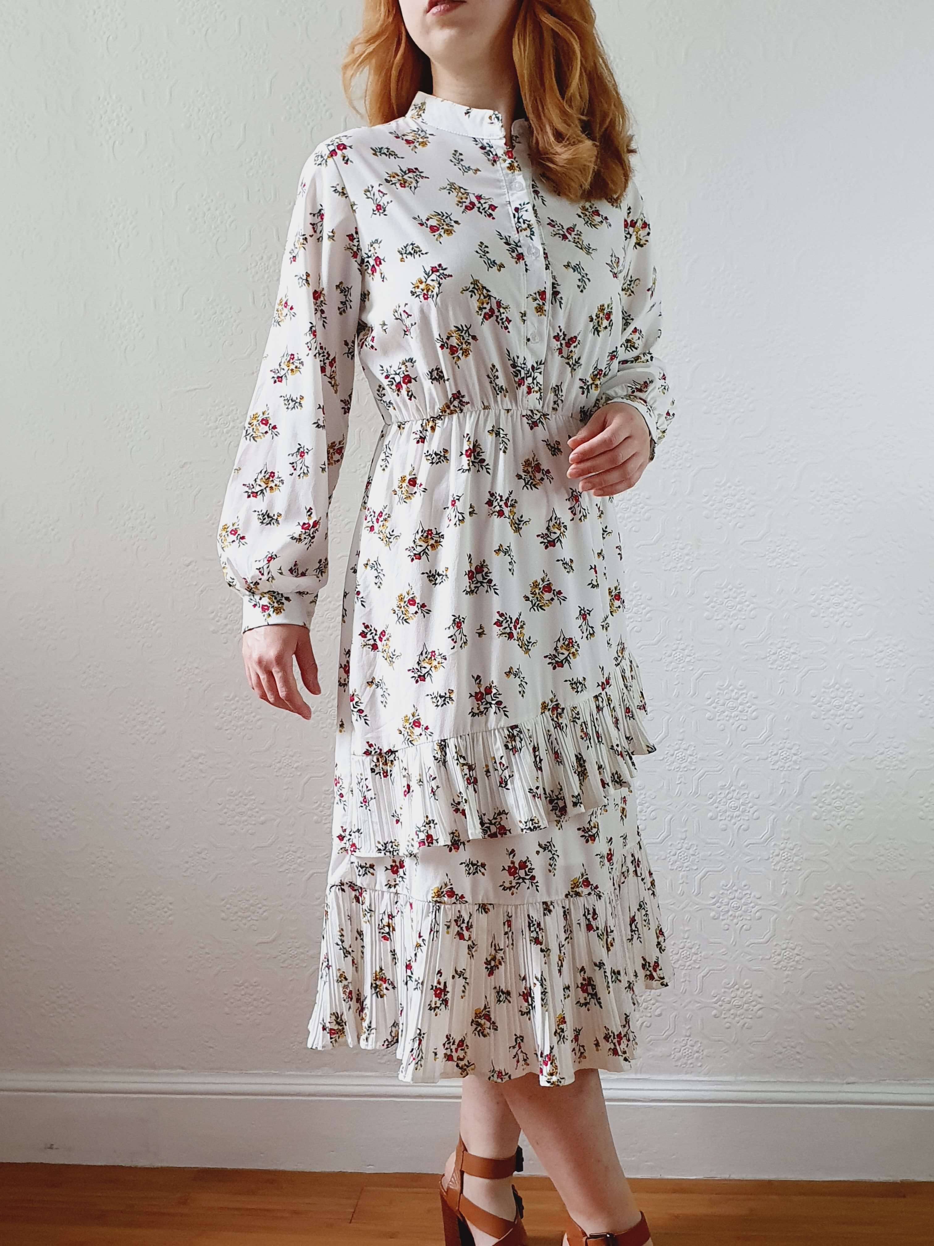 Vintage 70s White Floral Dress with Tiered Skirt - S - Image 6