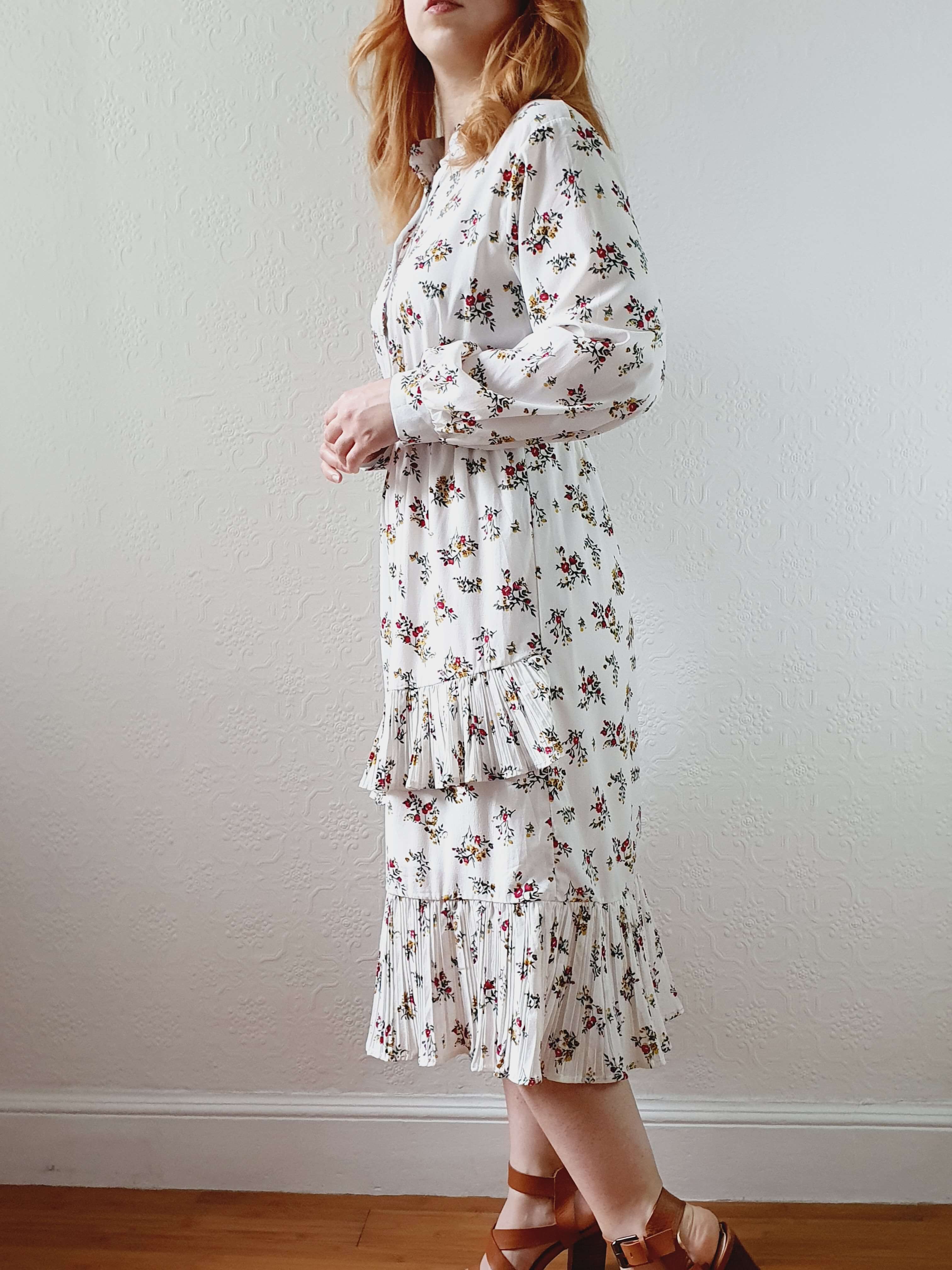 Vintage 70s White Floral Dress with Tiered Skirt - S - Image 9