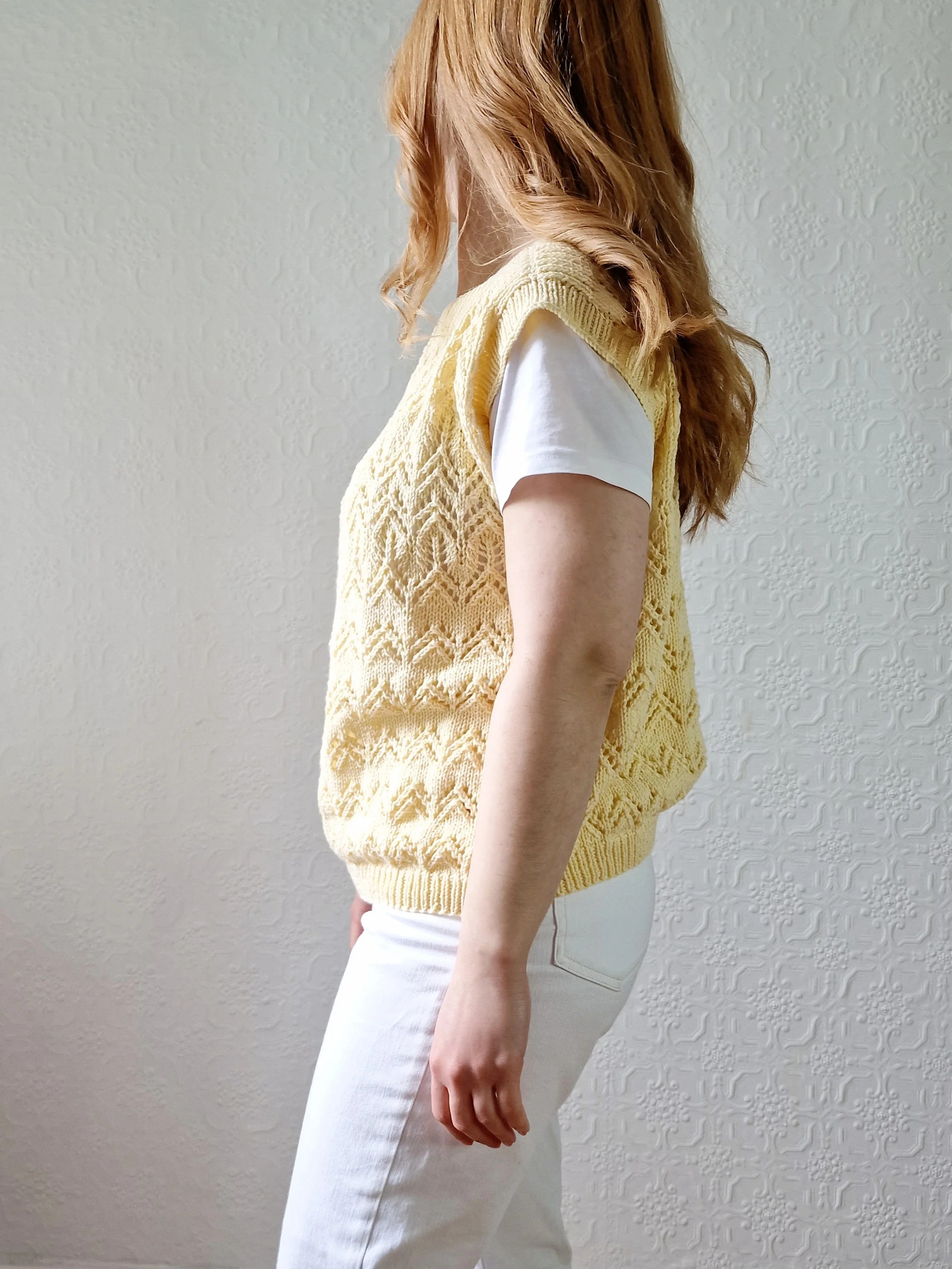 Vintage 80s Handknitted Beige Boat Neck Cap Sleeve Crochet Vest Top - M - Image 2
