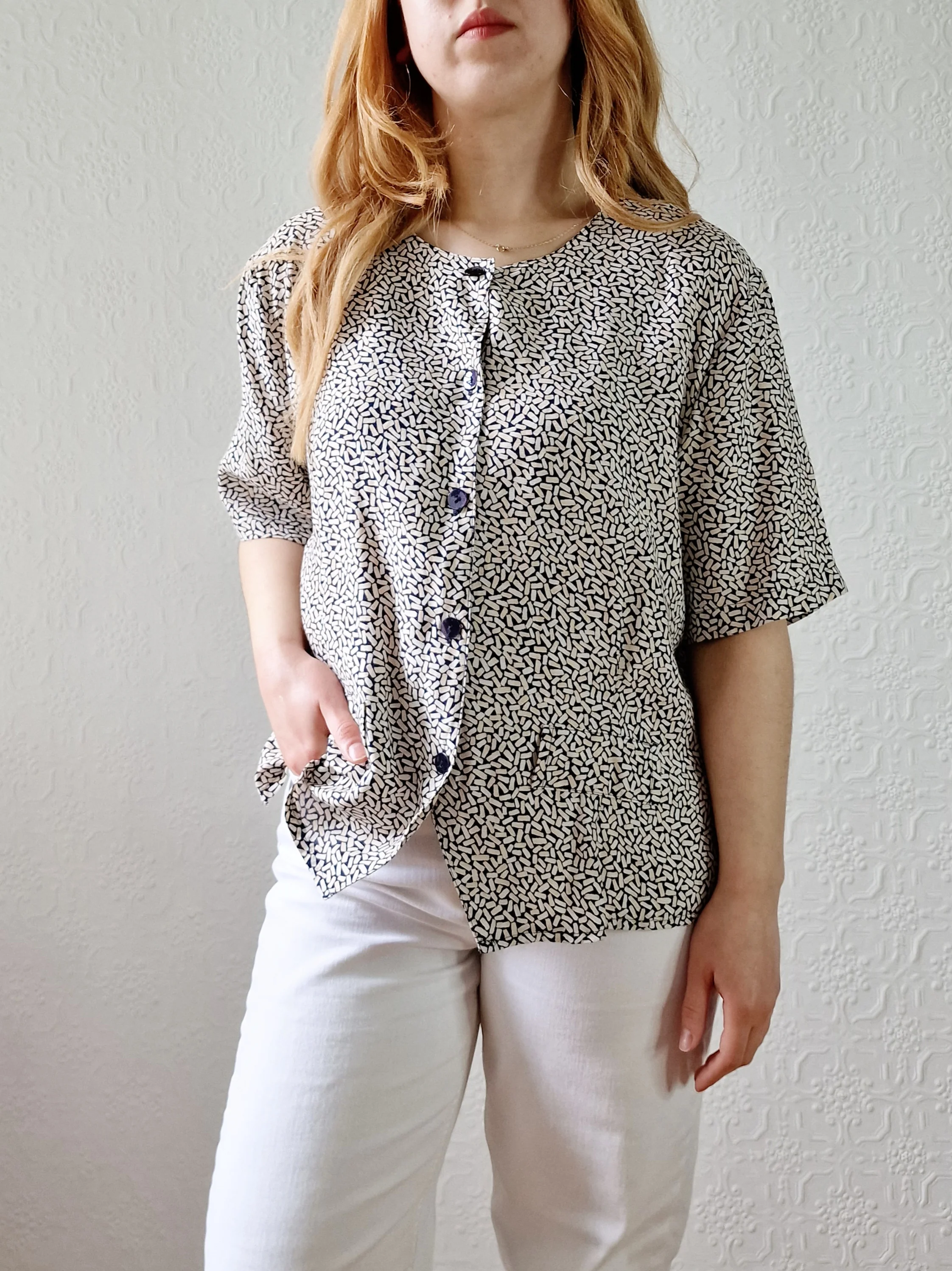 Vintage 80s Black & Beige Abstract Pattern Blouse with Short Sleeves - M - Image 9