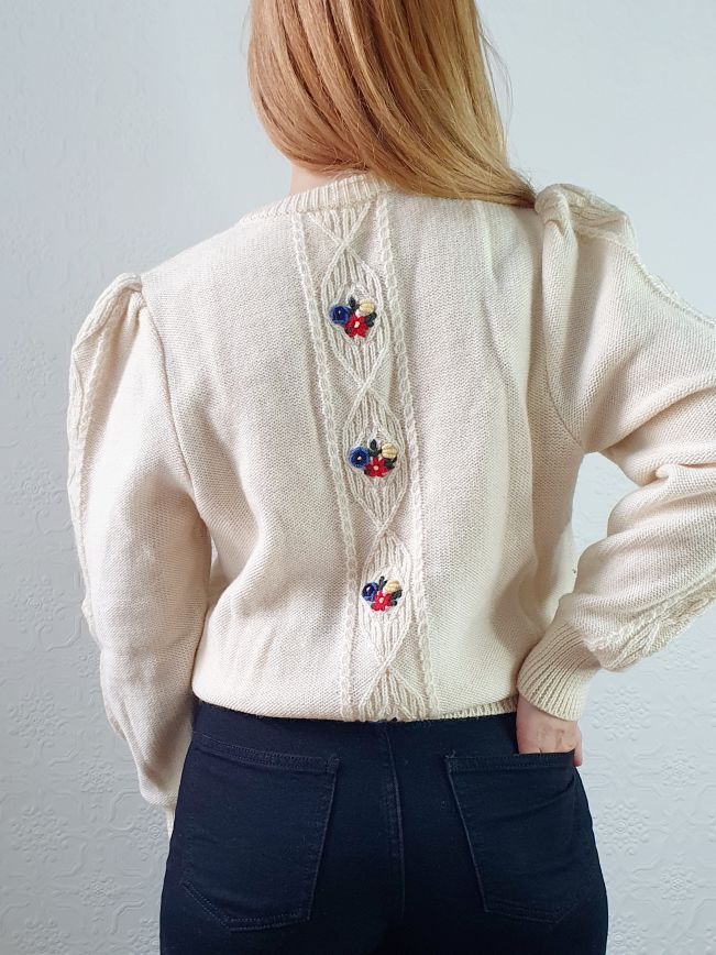 Vintage 80s Cream Crew Neck Austrian Wool Jumper with Floral Embroidery - S/M - Image 9