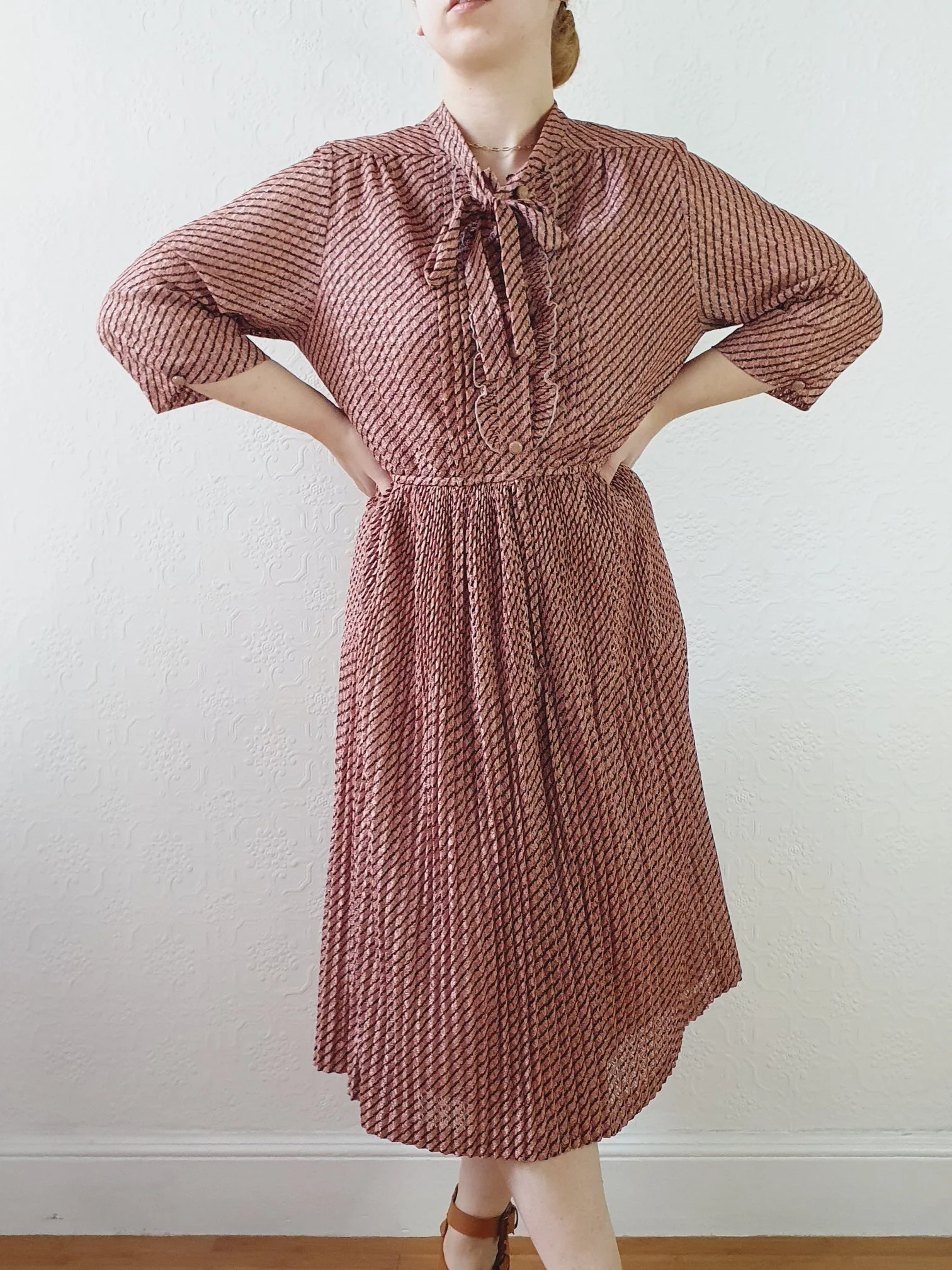 Vintage 80s Dusty Pink Striped Dress with Pussy Bow Neck - M - Image 3