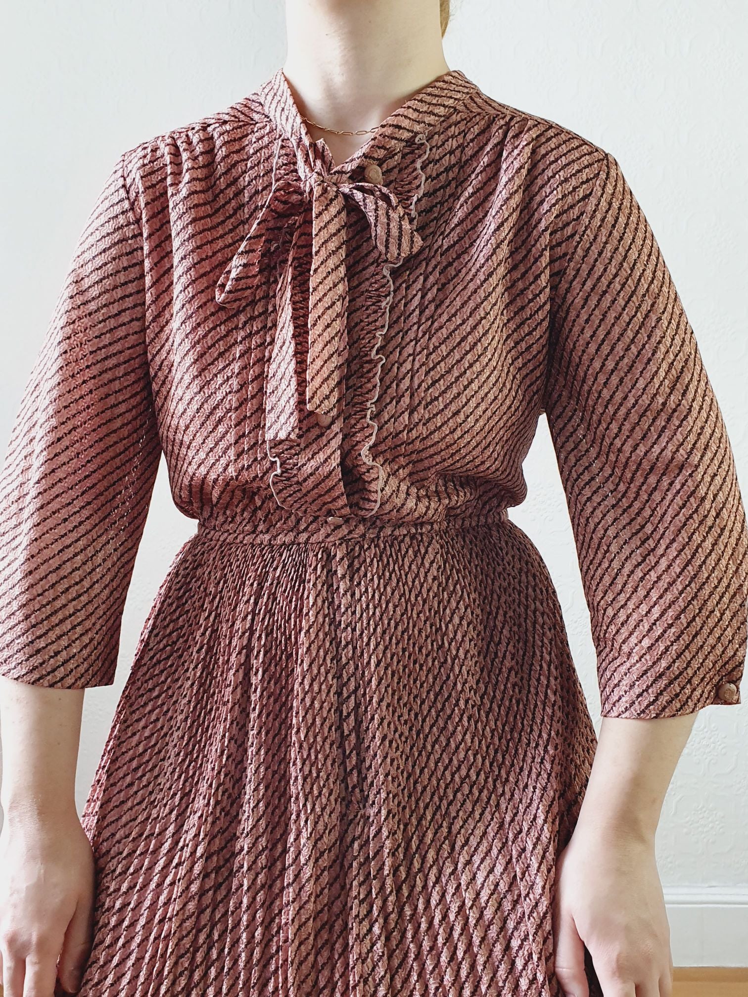 Vintage 80s Dusty Pink Striped Dress with Pussy Bow Neck - M - Image 4