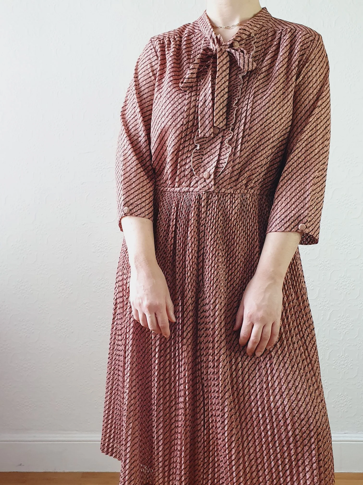 Vintage 80s Dusty Pink Striped Dress with Pussy Bow Neck - M - Image 6