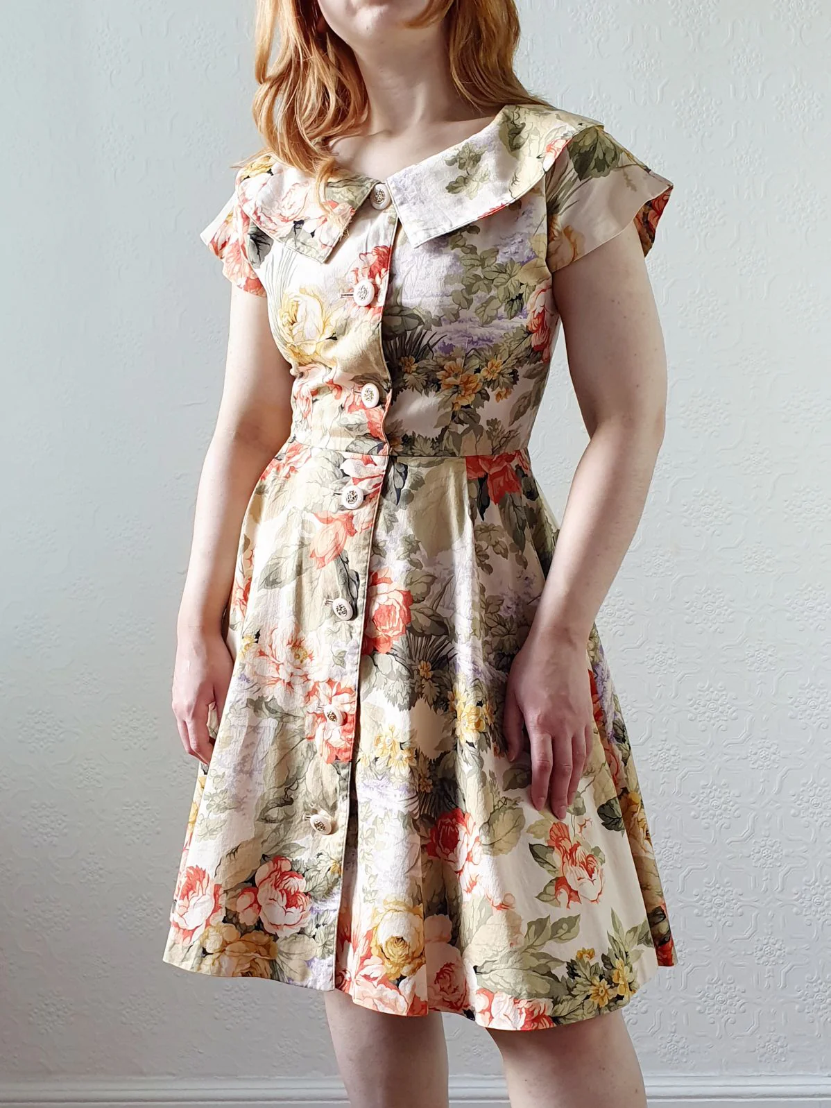 Vintage 80s Full Skirt Floral Dress with Cap Sleeves and Statement Collar - S/M - Image 10
