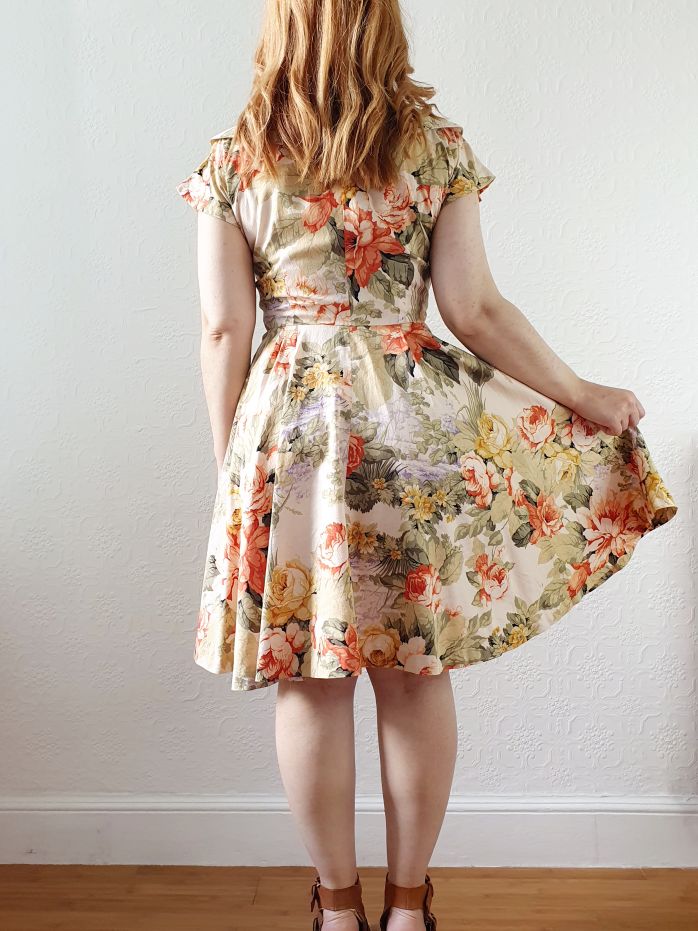 Vintage 80s Full Skirt Floral Dress with Cap Sleeves and Statement Collar - S/M - Image 5