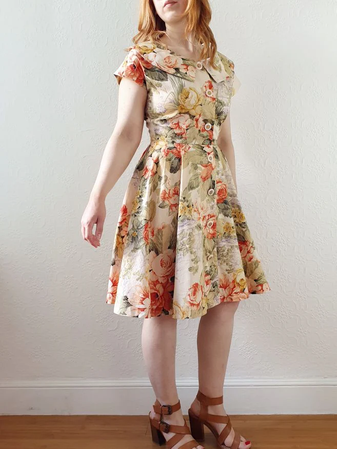 Vintage 80s Full Skirt Floral Dress with Cap Sleeves and Statement Collar - S/M - Image 8