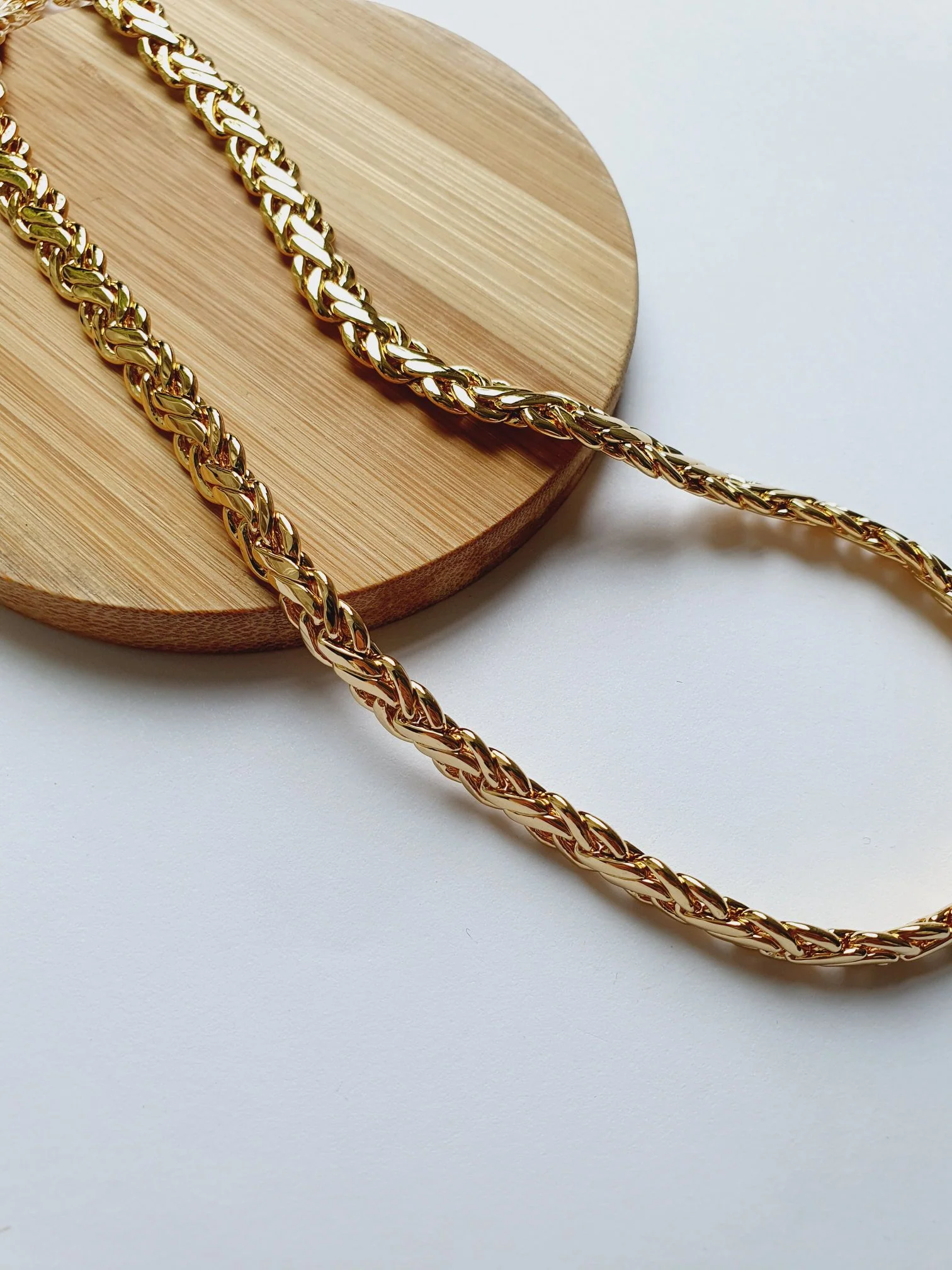 Vintage 80s Gold Plated Intricate Flat Chain Necklace - Image 5