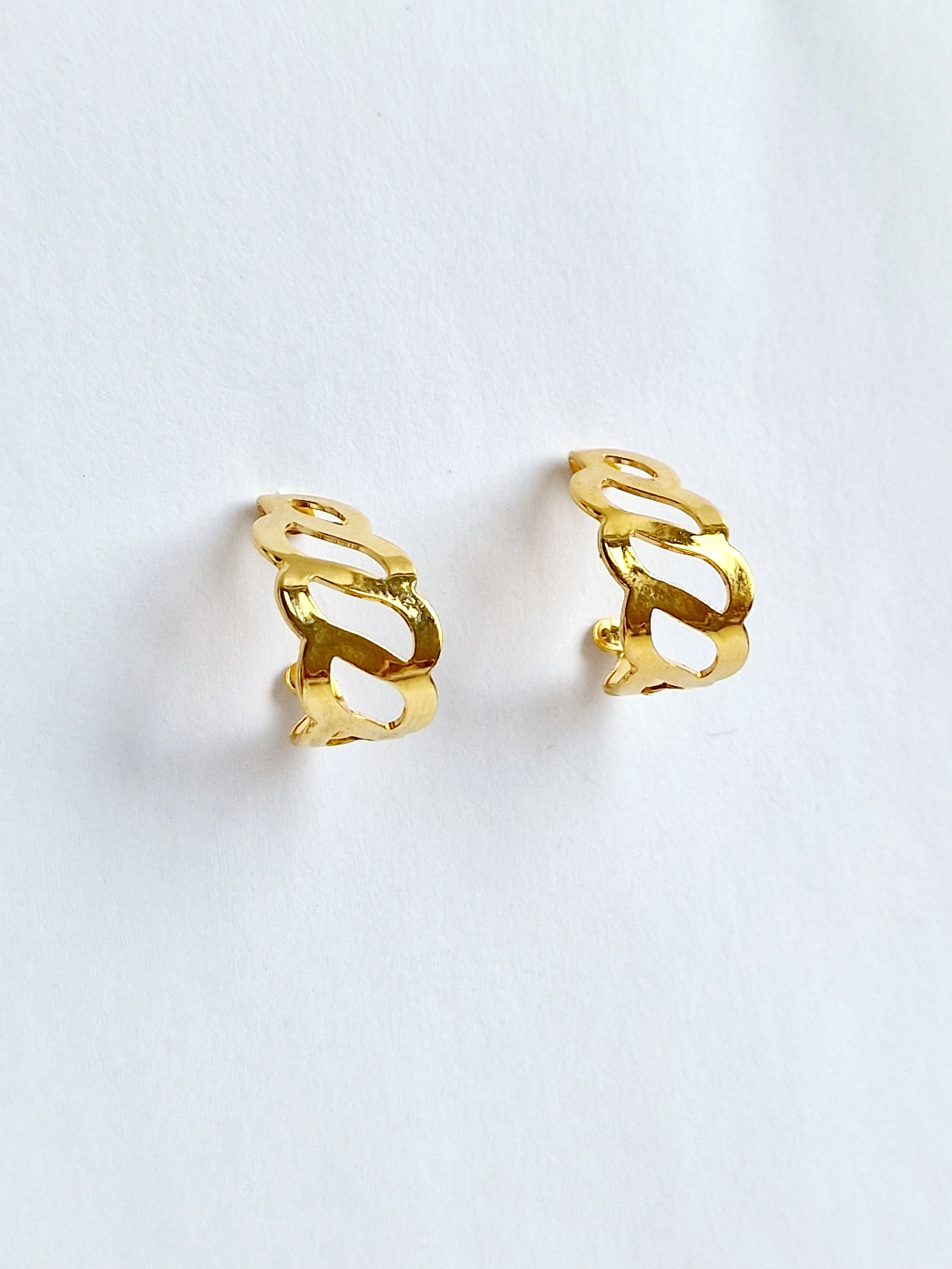 Vintage 80s Gold Plated Minimal Cutout Hoop Earrings - Image 5