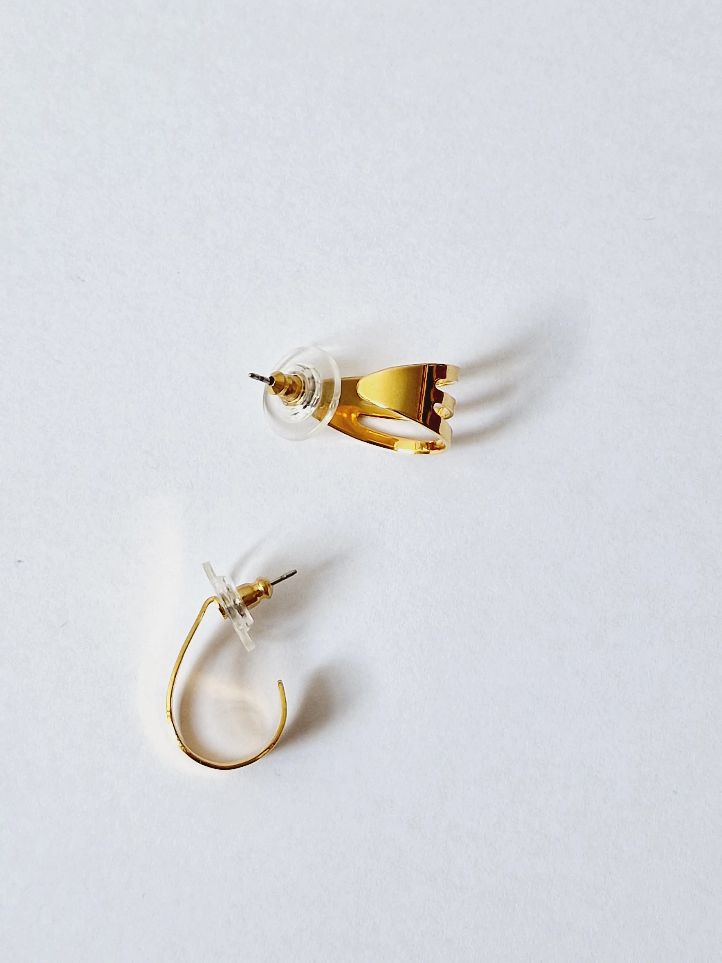 Vintage 80s Gold Plated Minimal Triple Hoop Earrings - Image 4