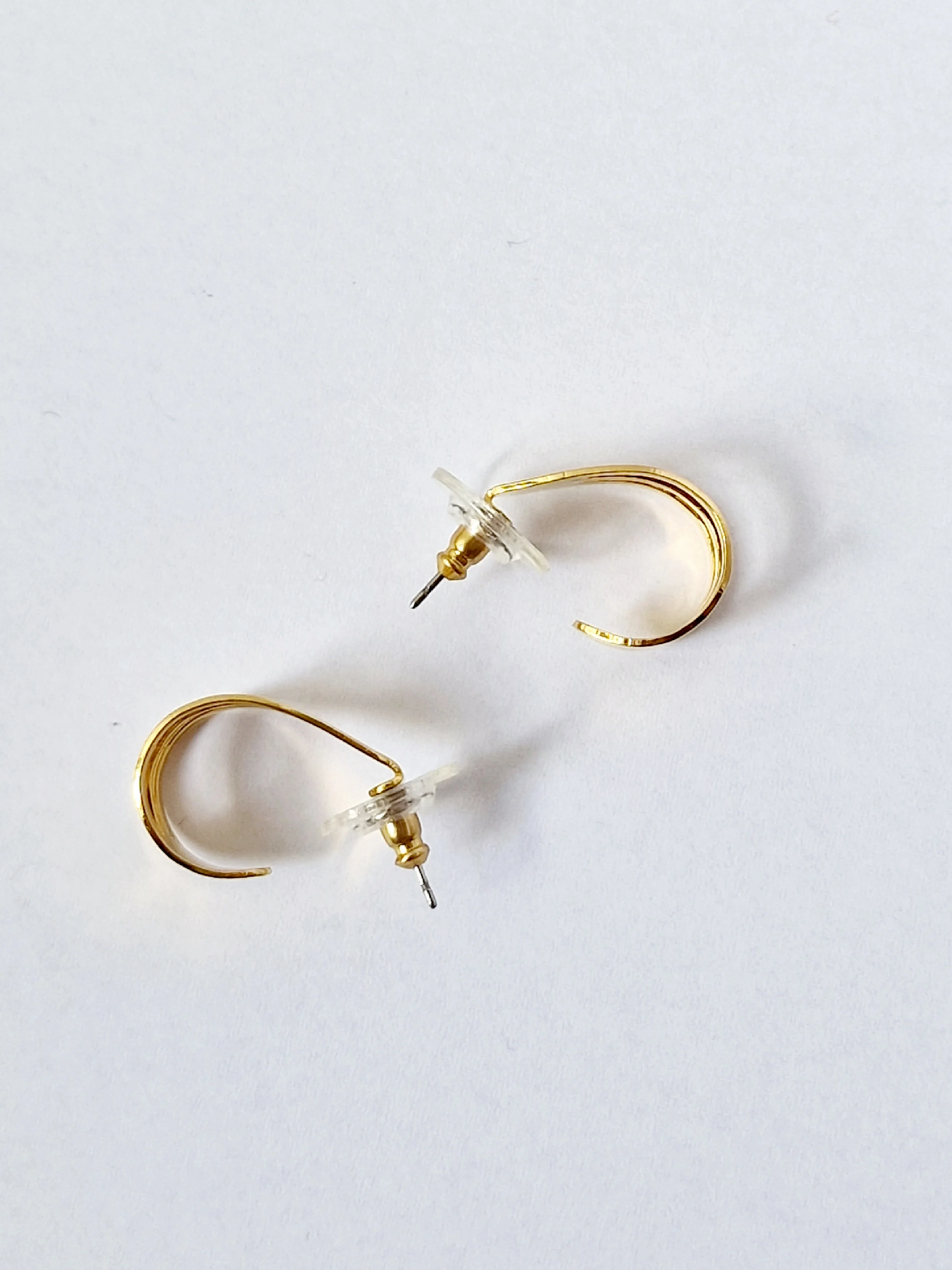 Vintage 80s Gold Plated Minimal Triple Hoop Earrings - Image 5
