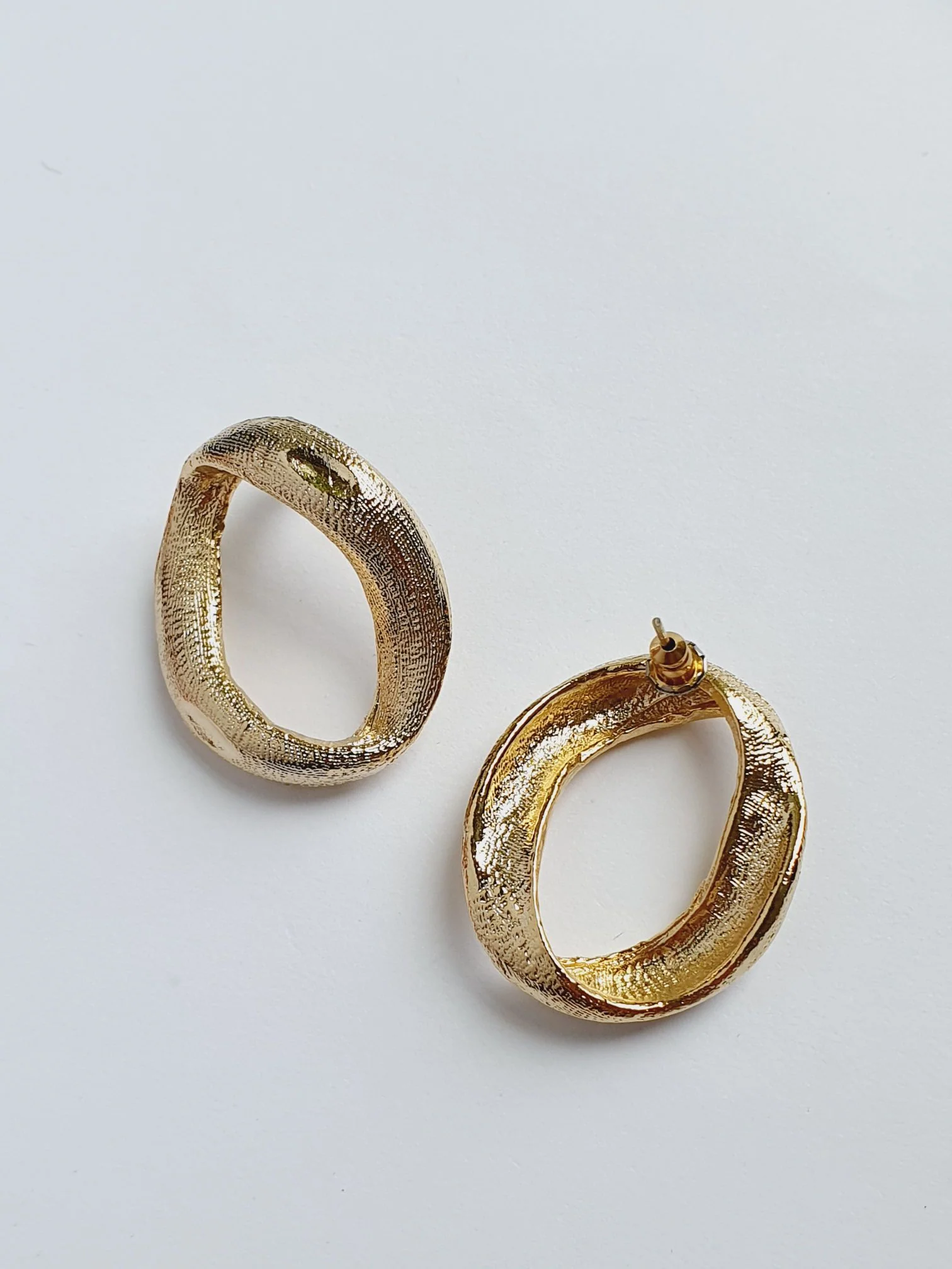 Vintage 80s Gold Plated Statement Stud Earrings - Image 4