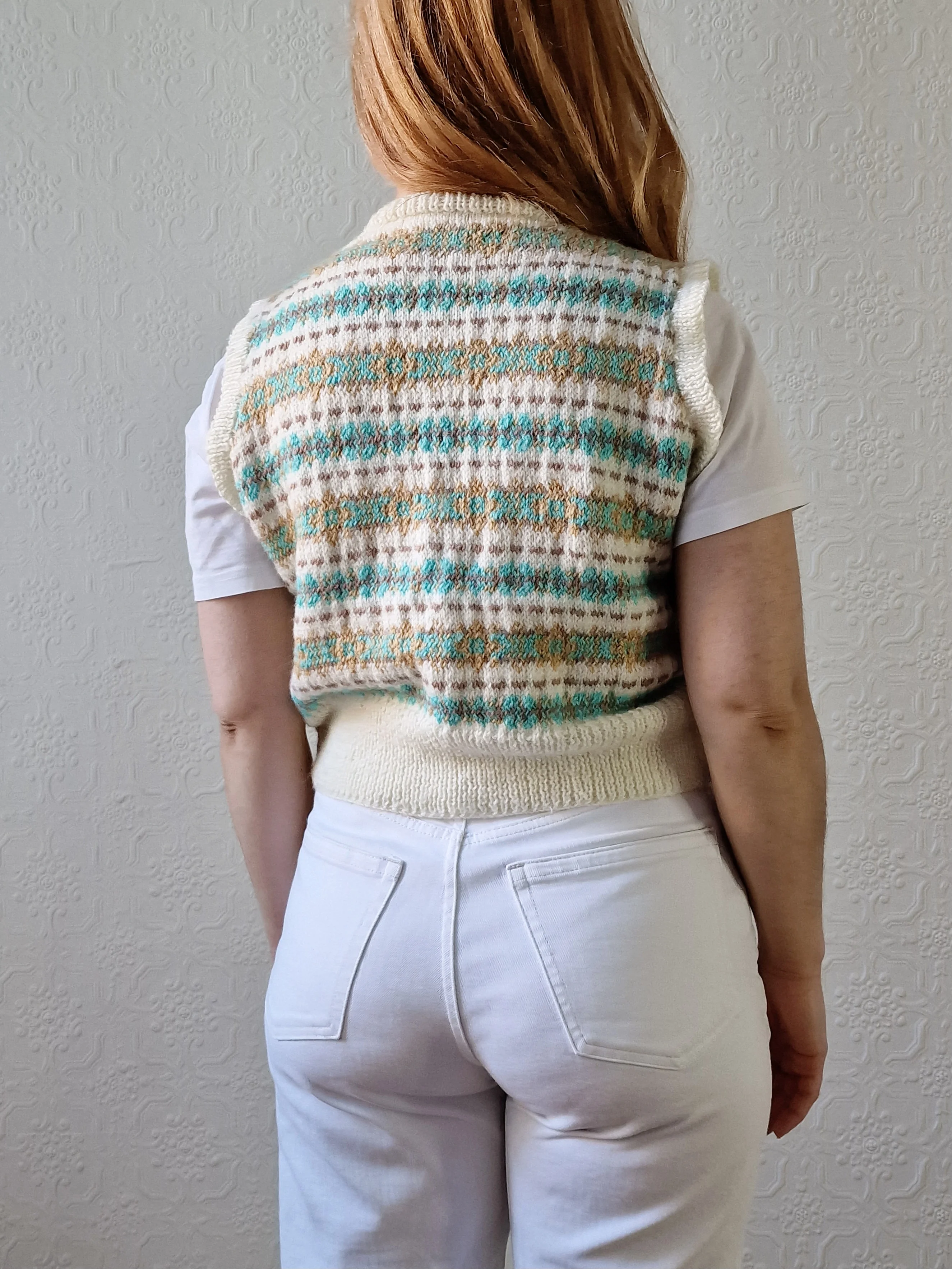 Vintage 80s Handknitted Fairisle Short Vest with Square Neckline - S - Image 4