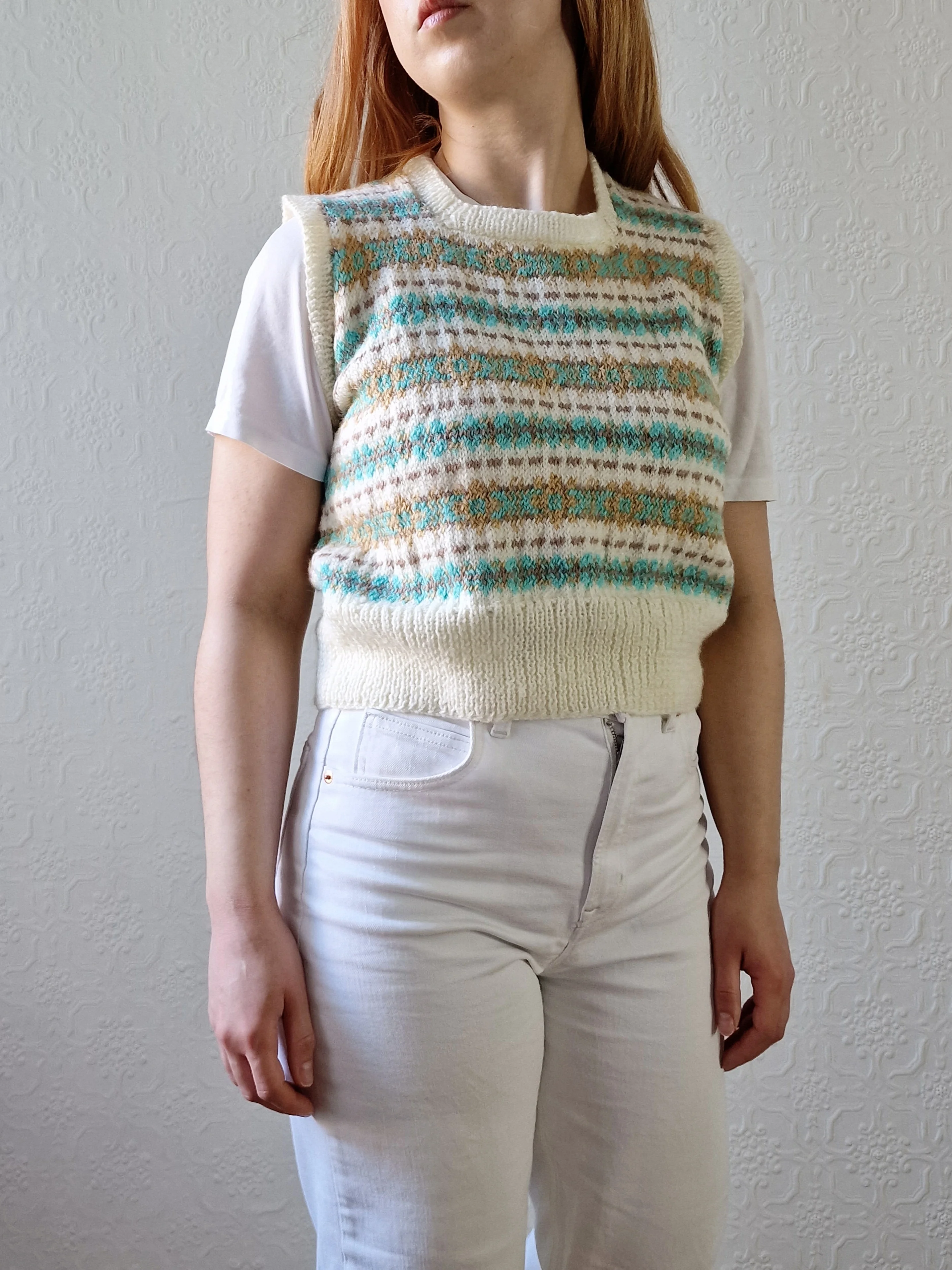 Vintage 80s Handknitted Fairisle Short Vest with Square Neckline - S - Image 6