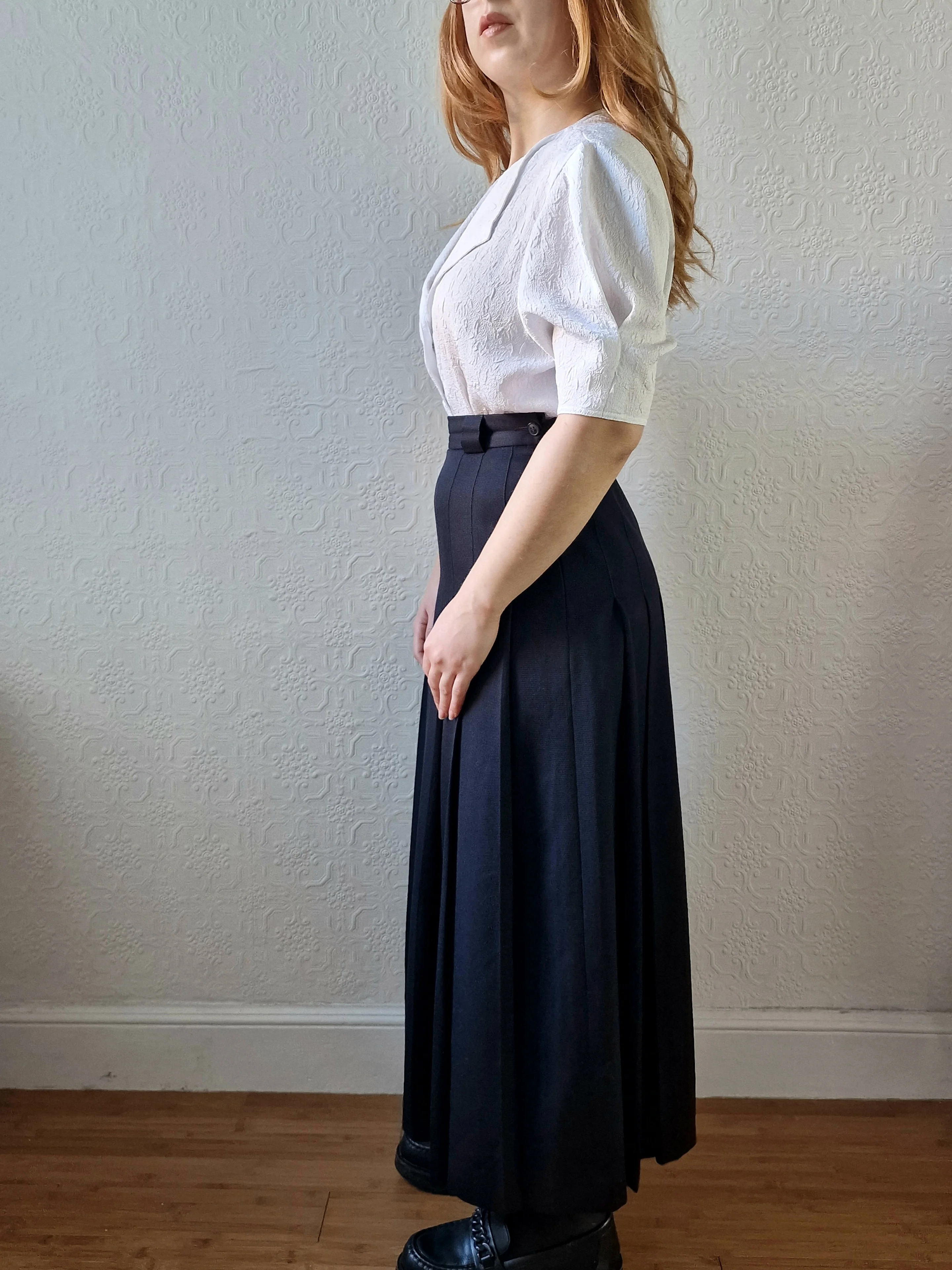 Vintage 80s High Waisted Black 100% Wool Laura Ashley Skirt with Pleating - S - Image 4