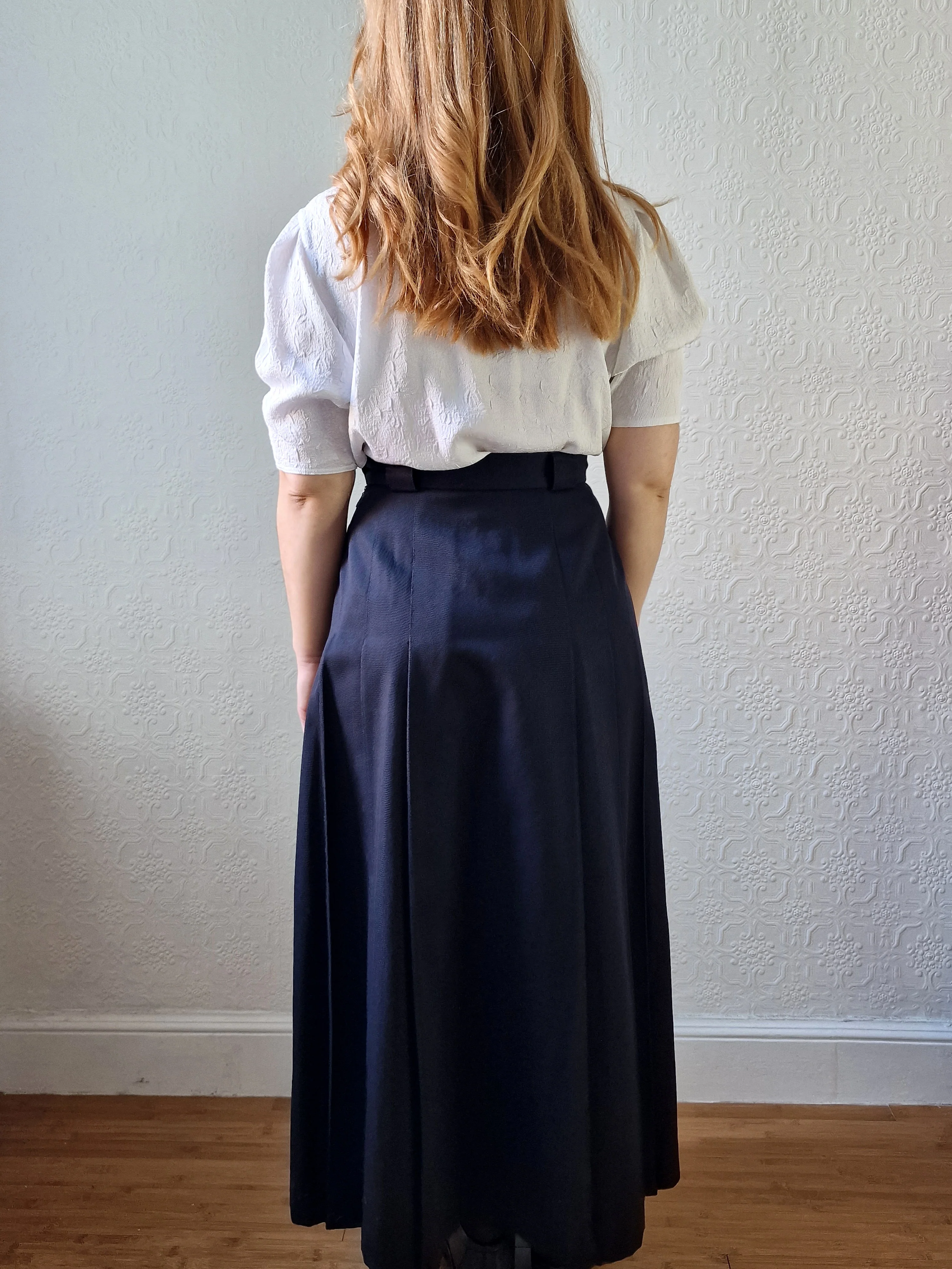 Vintage 80s High Waisted Black 100% Wool Laura Ashley Skirt with Pleating - S - Image 5