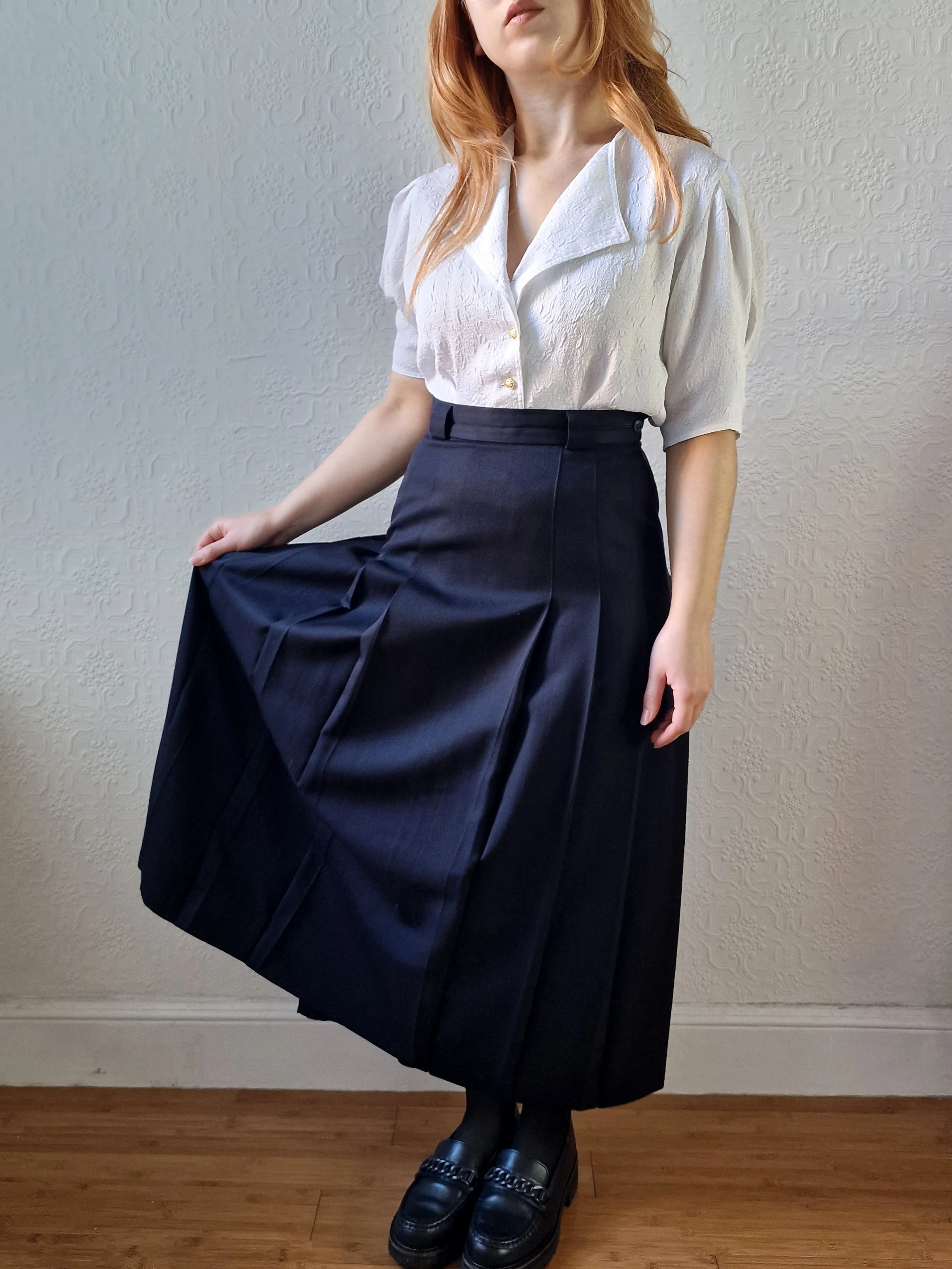 Vintage 80s High Waisted Black 100% Wool Laura Ashley Skirt with Pleating - S - Image 8